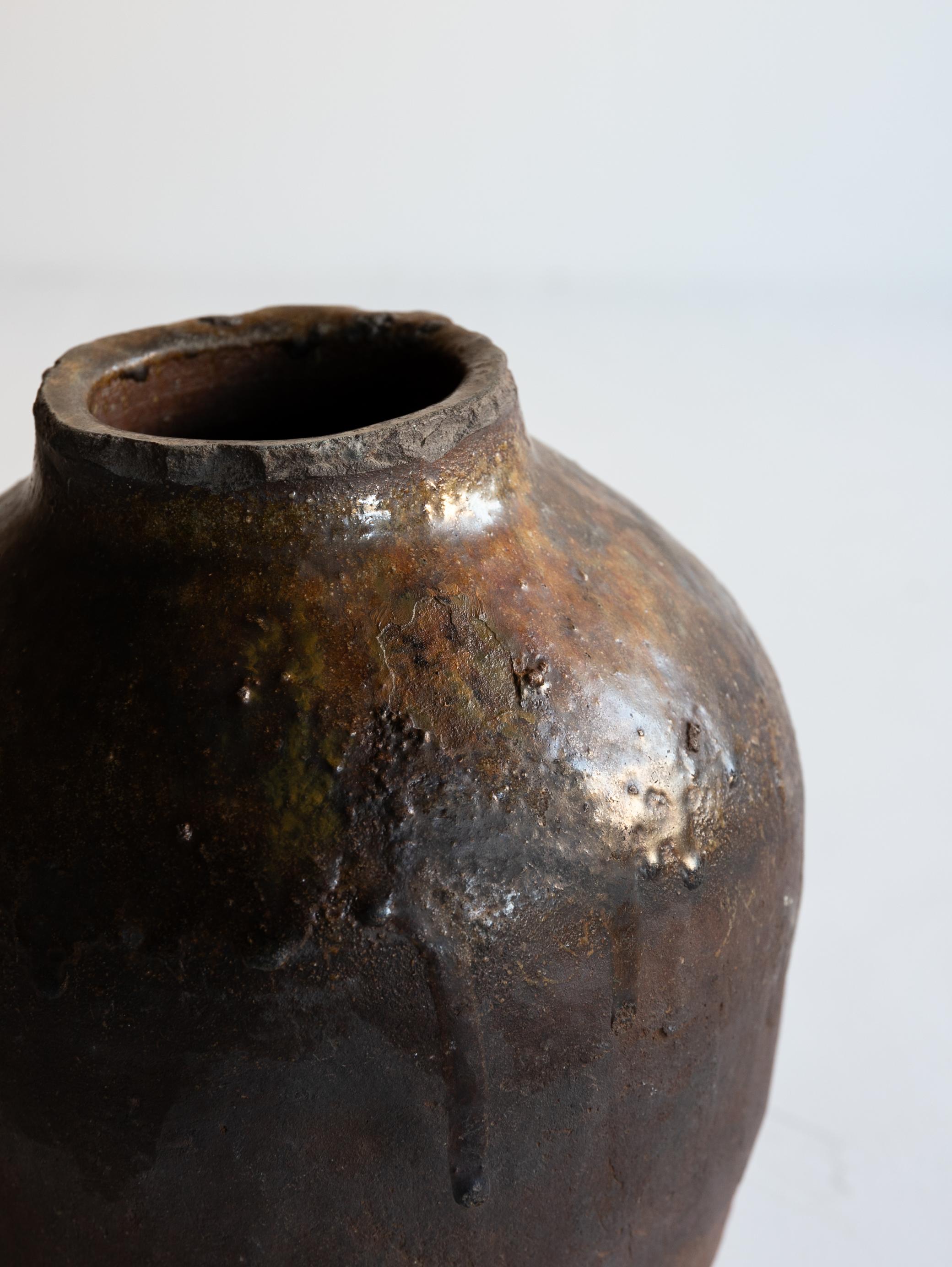 Terracotta Antico vaso giapponese in ceramica del XVI-XVII secolo/ Wabi-Sabi Vase/Tokoname in vendita