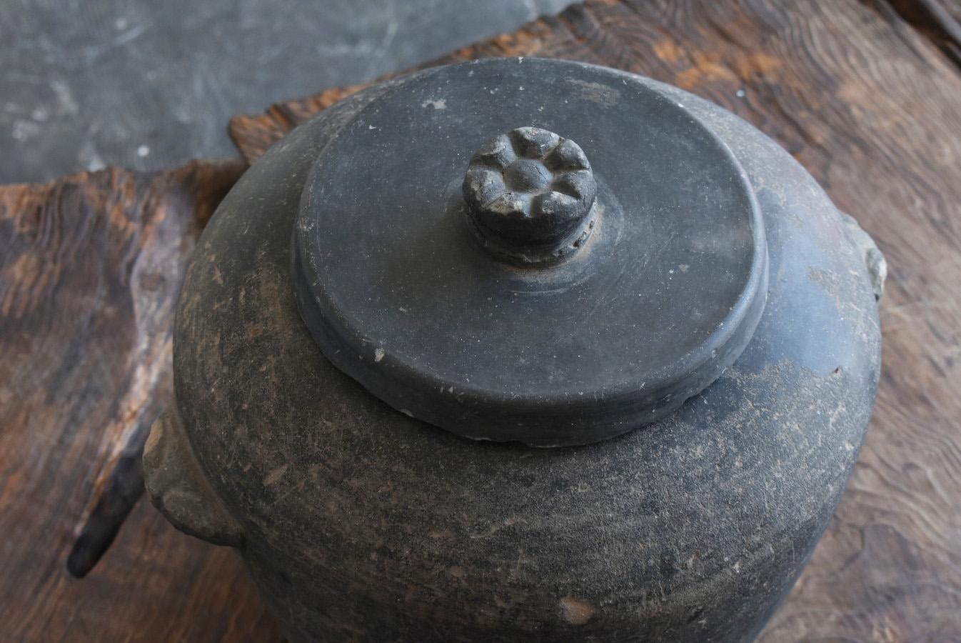 Jarra de Cerámica Japonesa Antigua /1868-1920/Carbonera / Jarrón / Brasero Hecho a mano en venta