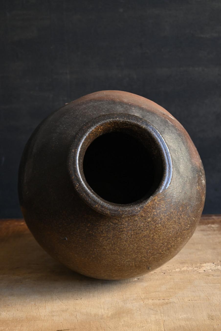 Japanese Antique Pottery Jar / Tokoname Ware / 1500s/ kiln-transformed vase 10