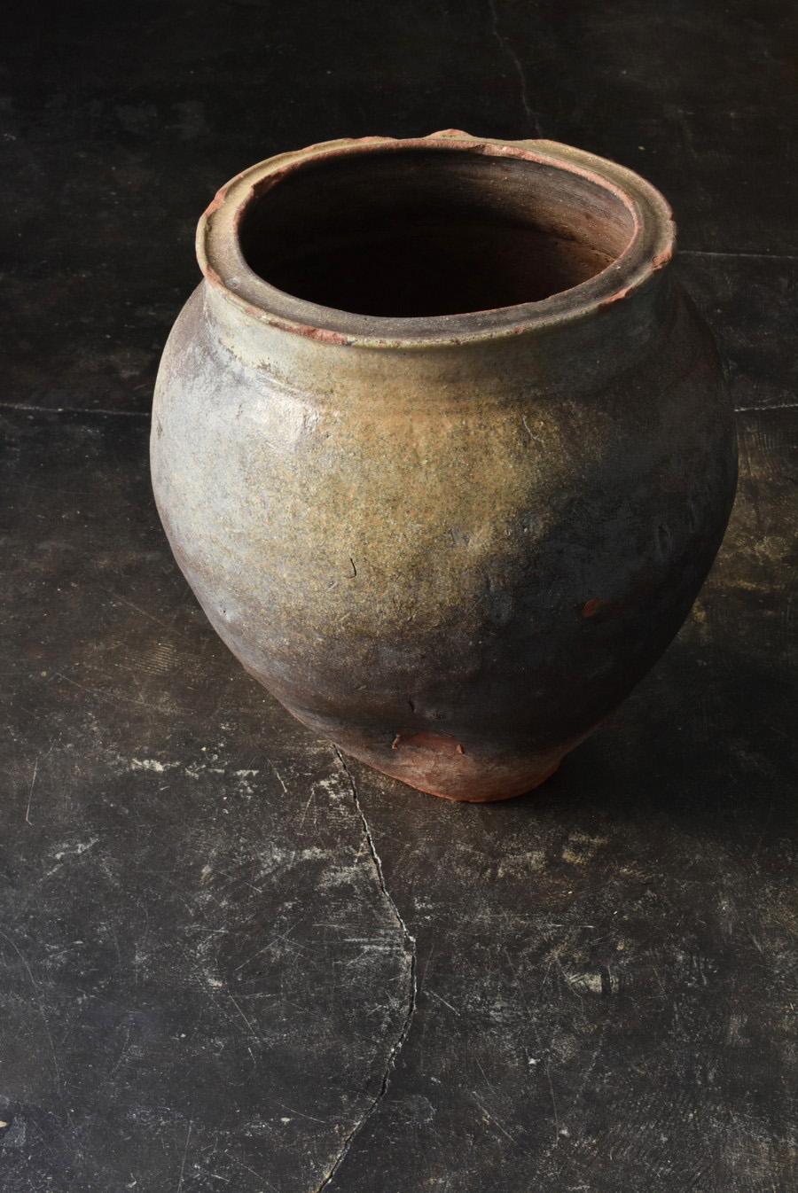 Hand-Crafted Japanese Antique Pottery Large Jar/1610-1680/Edo Period/Wabisabi Tsubo/Tokoname