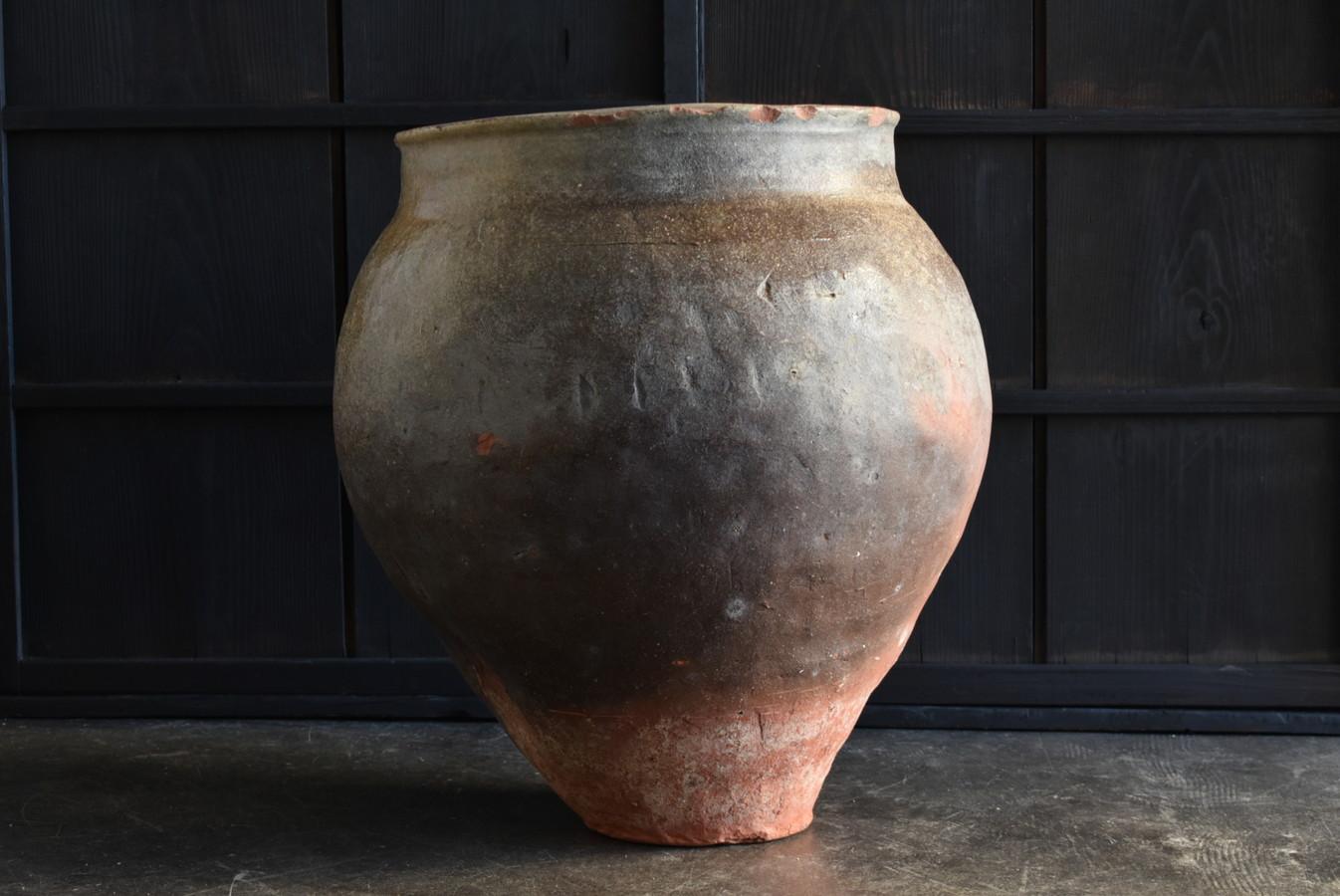 Japanese Antique Pottery Large Jar/1610-1680/Edo Period/Wabisabi Tsubo/Tokoname In Good Condition For Sale In Sammu-shi, Chiba