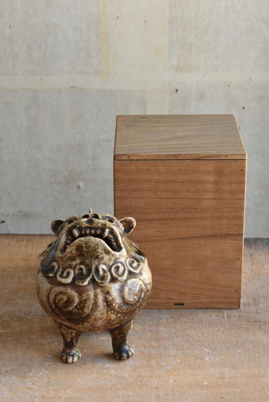 Japanese antique pottery lion-shaped incense burner / 17th - 18th century / Edo  3