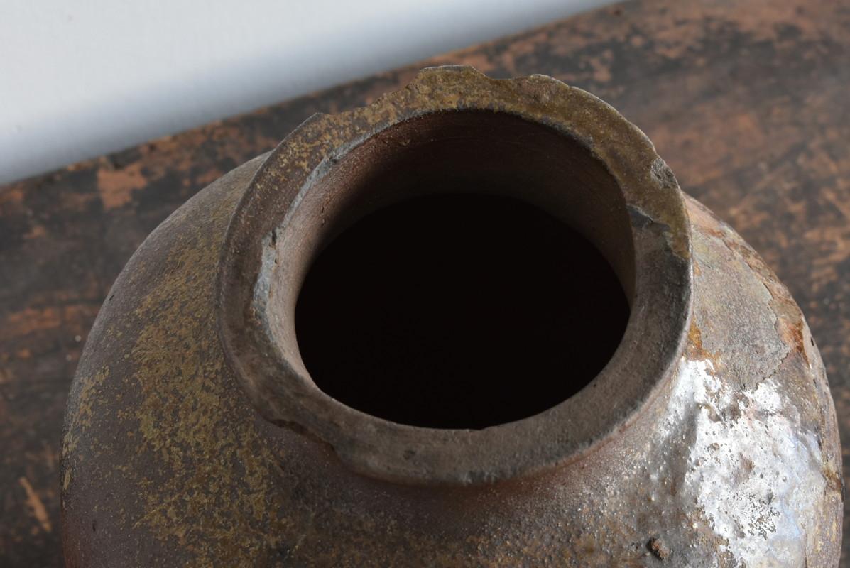 Japanese Antique Pottery Pot / 16th Century / Vase with Beautiful Natural Glaze 1