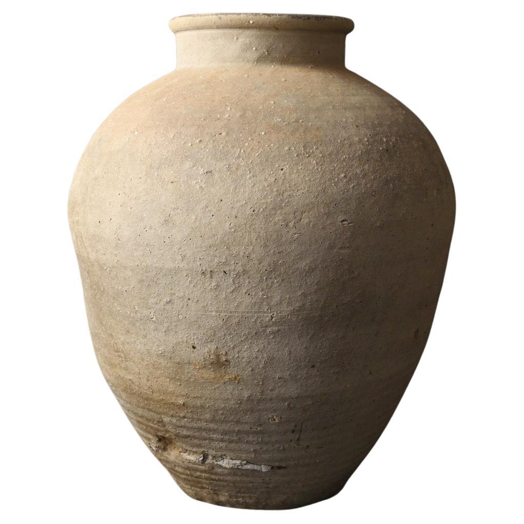 Japanische antike japanische Töpferwaren, seltene Vase aus Shigaraki-Ware/ Vase in Graugrauweiß mit geriffelter Vase