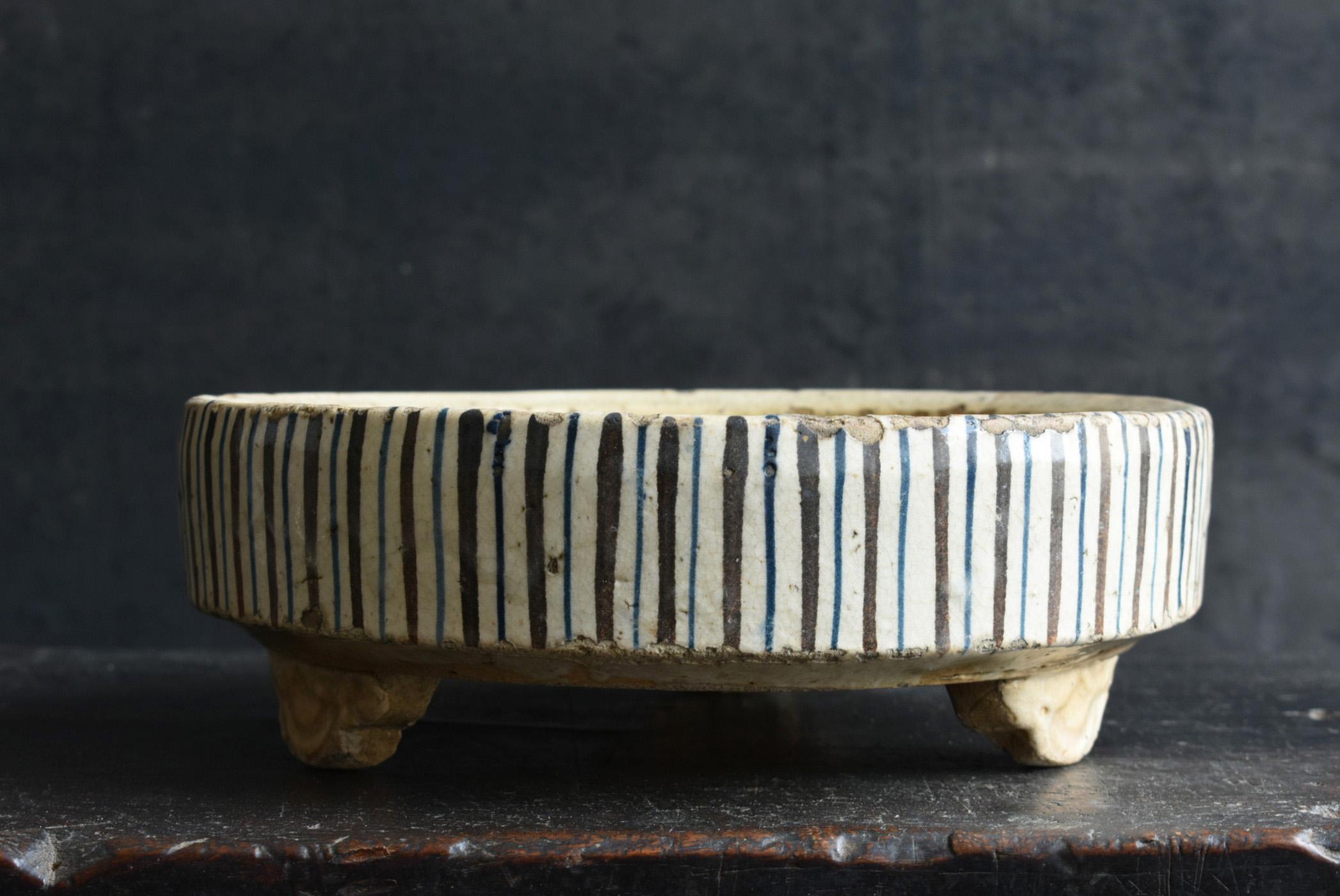 Glazed Japanese antique pottery round bowl / Edo period/18th to 19th century /Seto ware