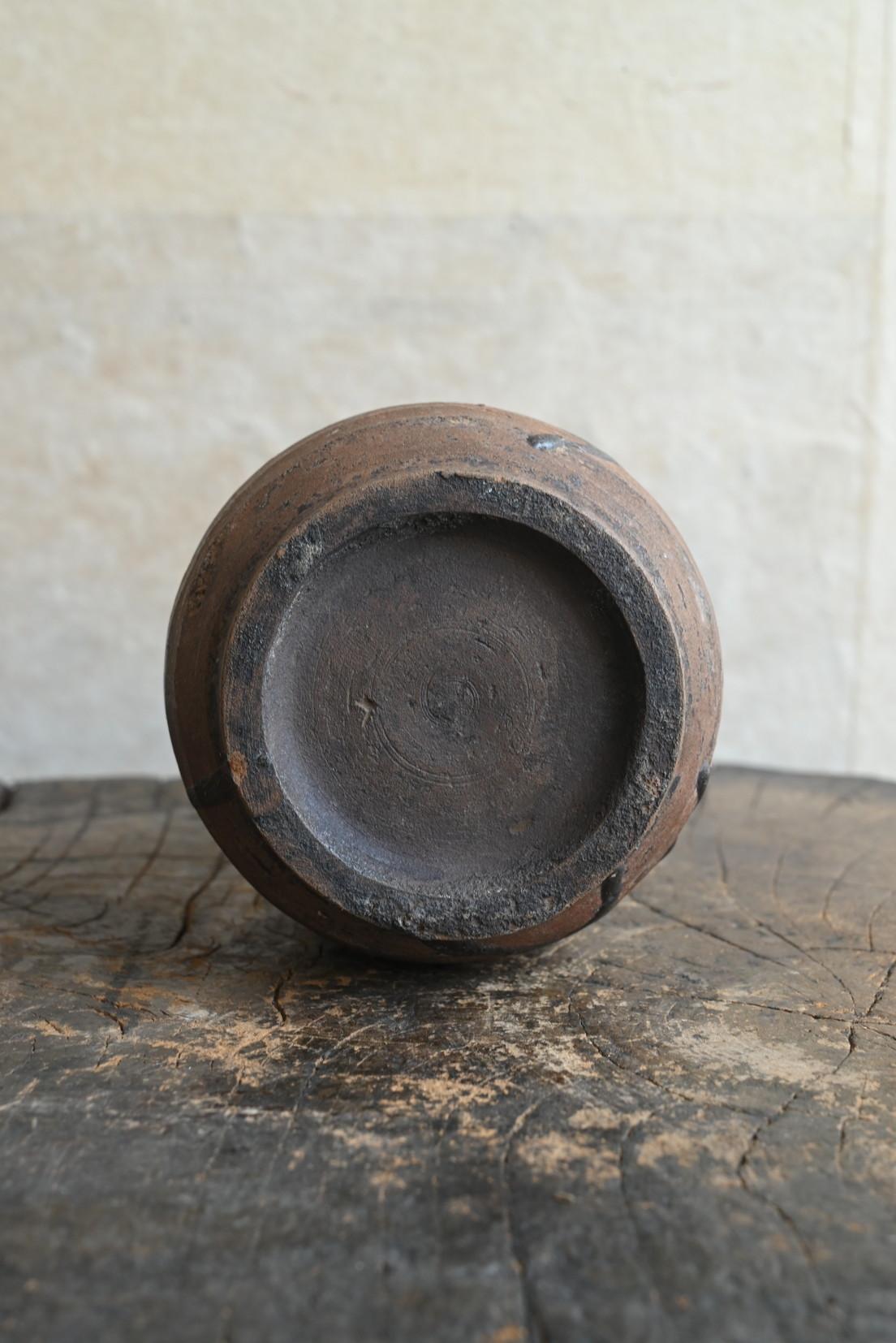 Petit vase en poterie ancienne japonaise / Karatsu ware / Période Edo / Région de Kyushu en vente 5