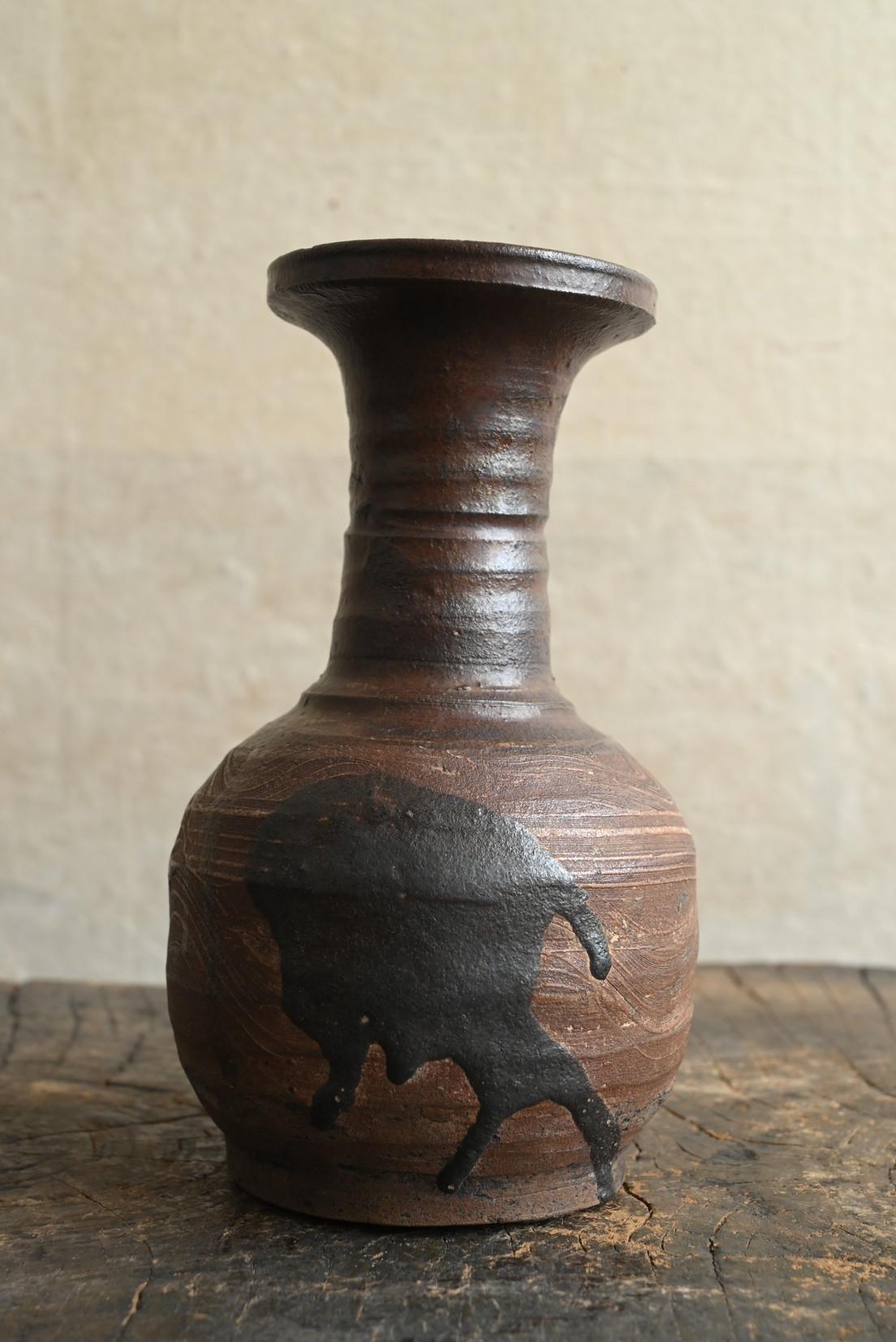 XIXe siècle Petit vase en poterie ancienne japonaise / Karatsu ware / Période Edo / Région de Kyushu en vente