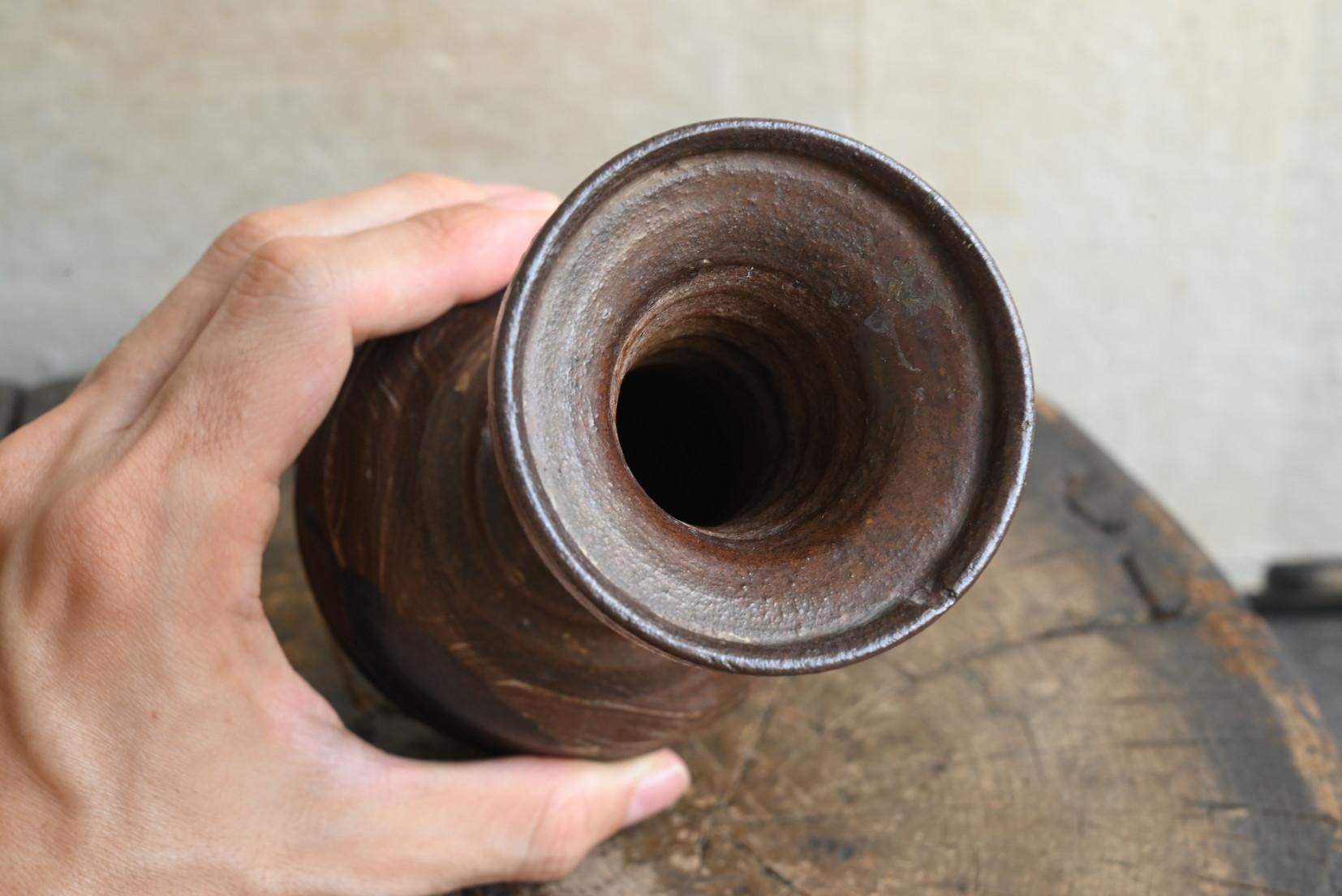 Petit vase en poterie ancienne japonaise / Karatsu ware / Période Edo / Région de Kyushu en vente 2