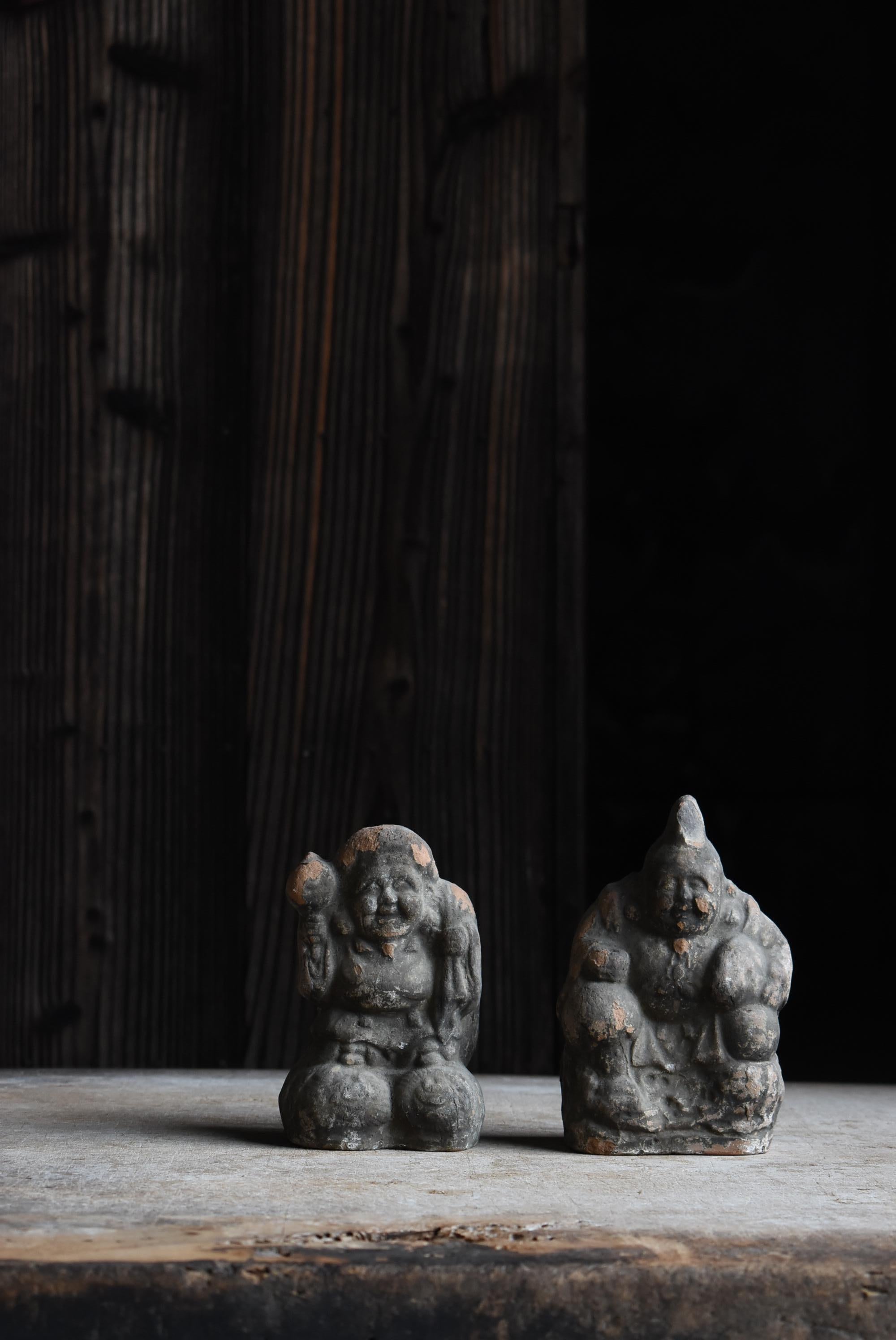 Questo conto è gestito da cinque diverse società.
Per quanto mi riguarda, sono specializzata in oggetti d'antiquariato giapponese e in articoli accuratamente selezionati.
Grazie alla mia esperienza ventennale, sto riproponendo l'antiquariato
