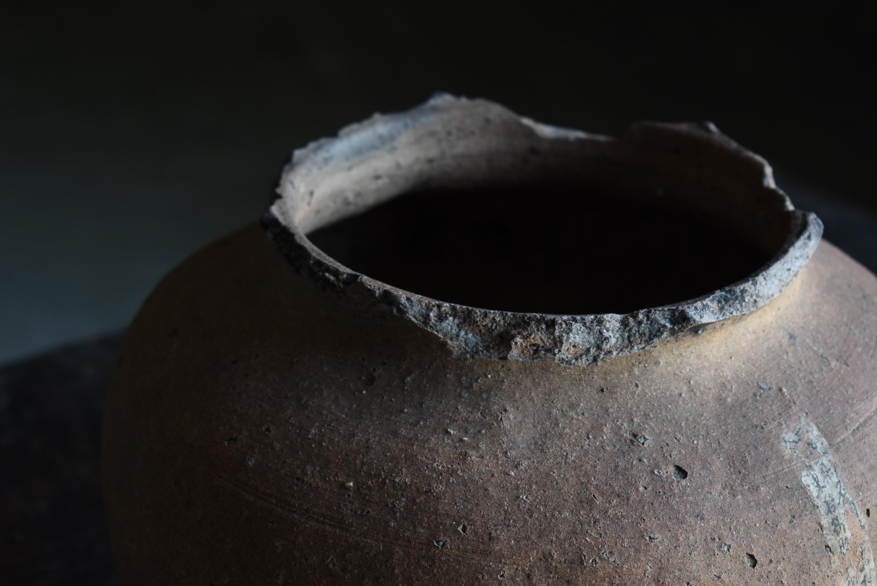 Japanese Antique Pottery Vase 1400s-1500s / Flower Vase Jar Pot Wabisabi In Good Condition In Sammu-shi, Chiba