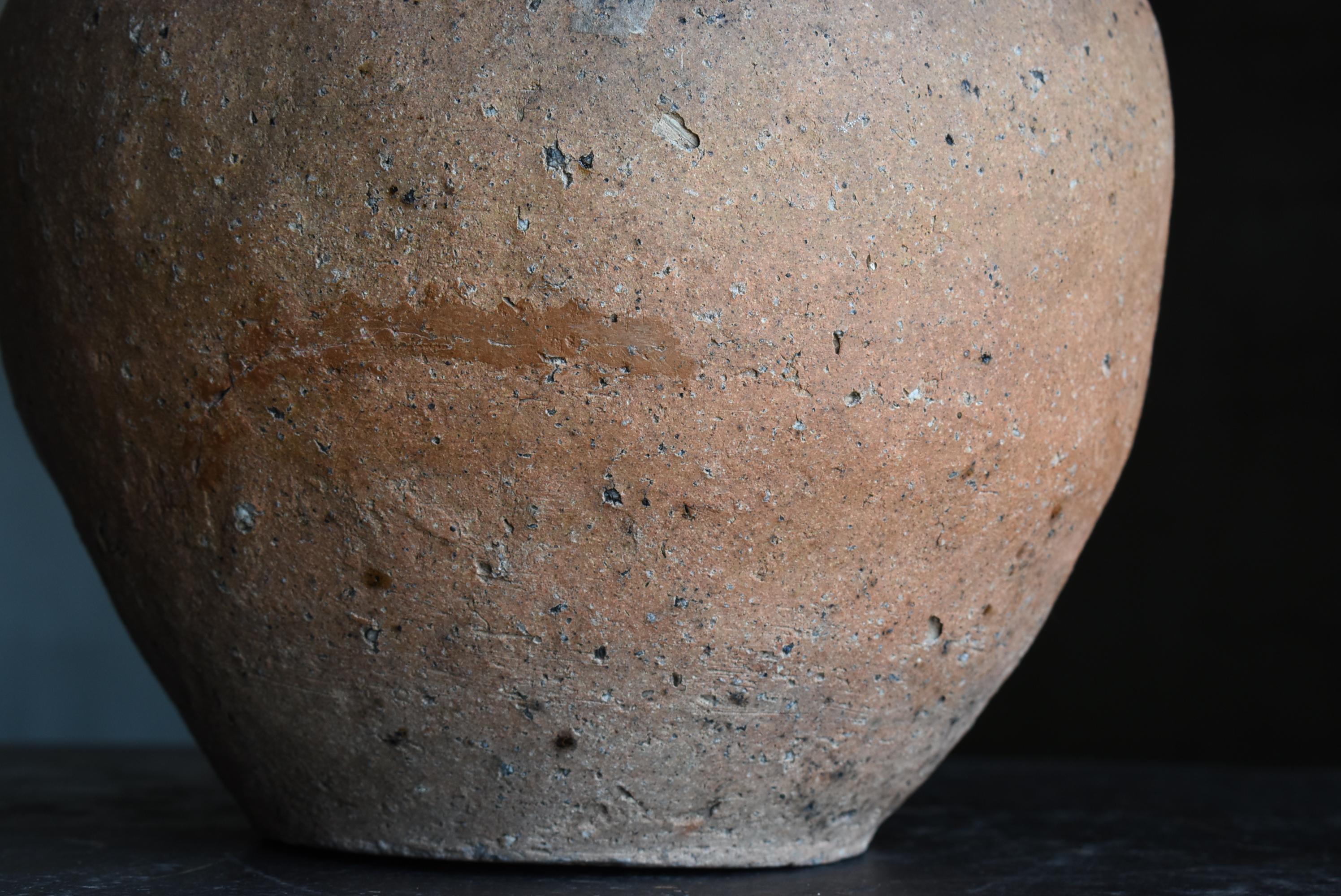 XVIIIe siècle et antérieur Vase en poterie japonaise ancienne 1400s-1500s / Vase à fleurs Pot Wabisabi en vente