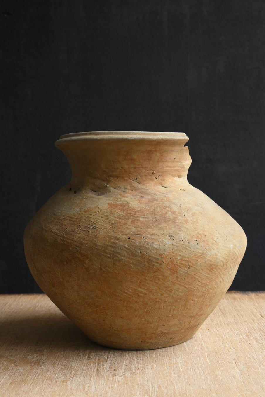 Non vernissé Vase japonais ancien 14e-15e siècle/Artisanat Tokoname/Wabi-Sabi en vente