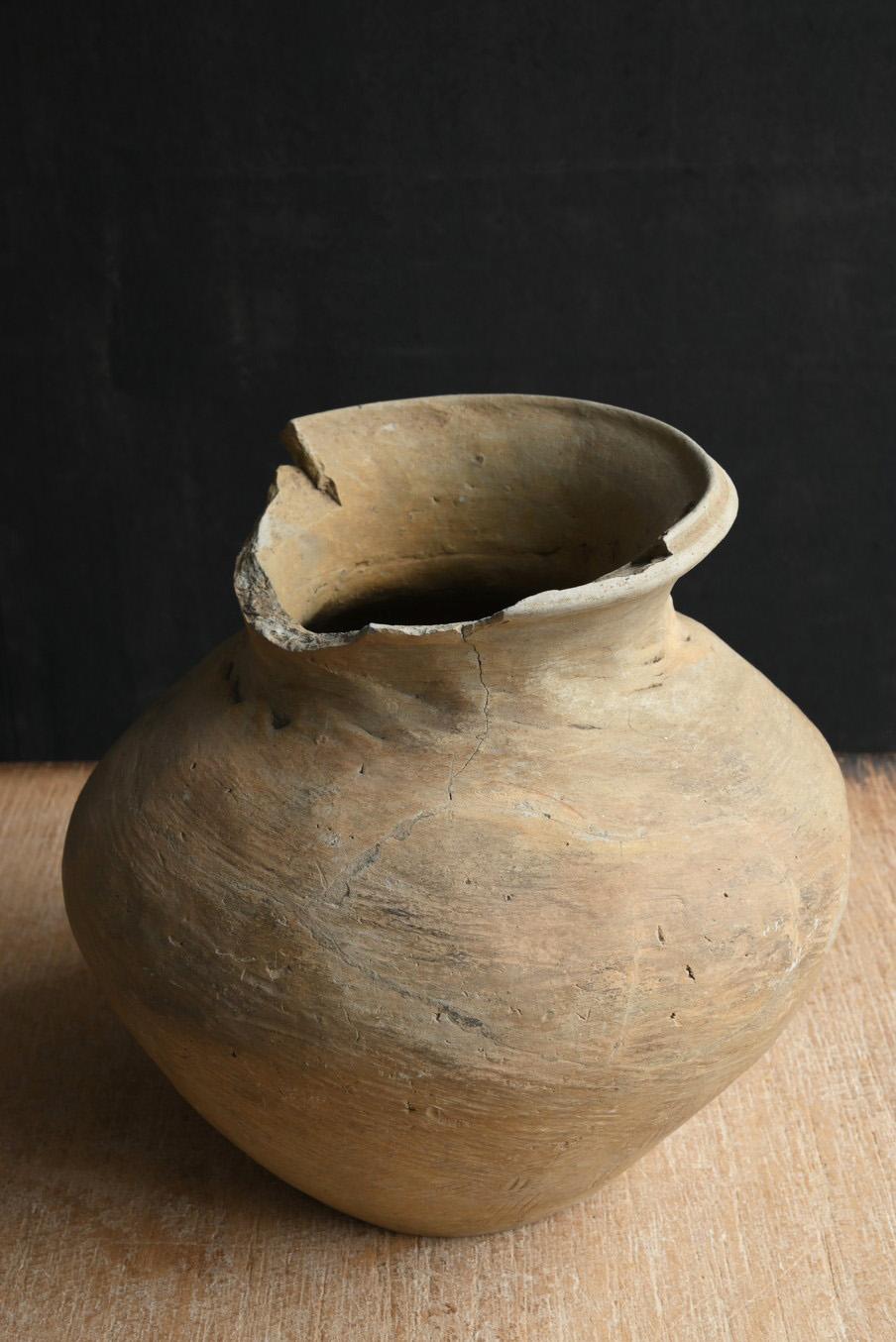 Pottery Japanese antique pottery vase/14th-15th century/Tokoname ware/Wabi-Sabi For Sale