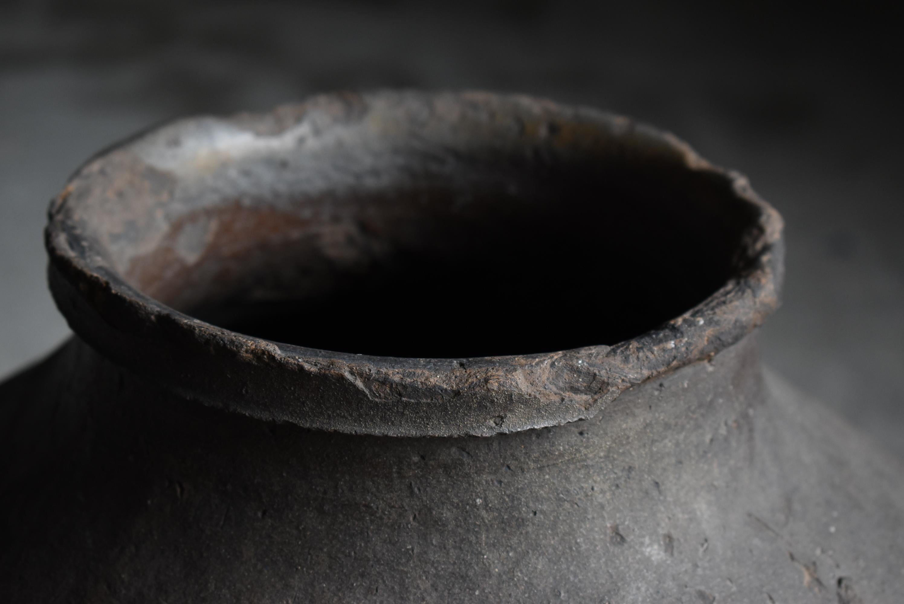 Japanische antike Keramik Vase Kamakura Periode 1185s-1333s / Gefäß Wabisabi (18. Jahrhundert und früher) im Angebot