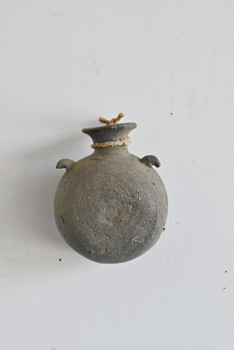 Japonais Vase en poterie japonaise ancienne / Jarre ronde 