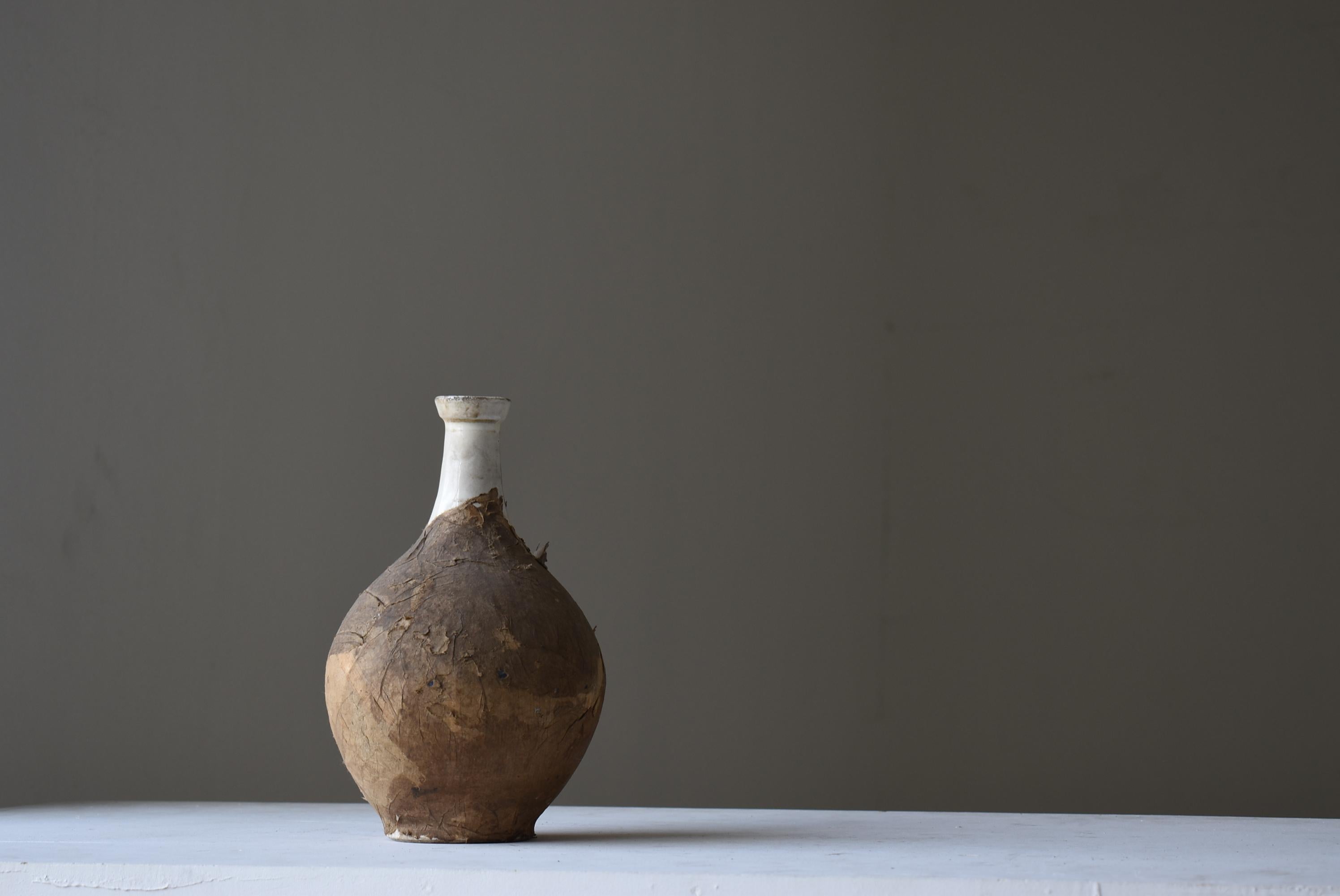 Japanese Antique Pottey Bottle 1860s-1900s/Flower Vase Wabisabi Jar Mingei For Sale 6
