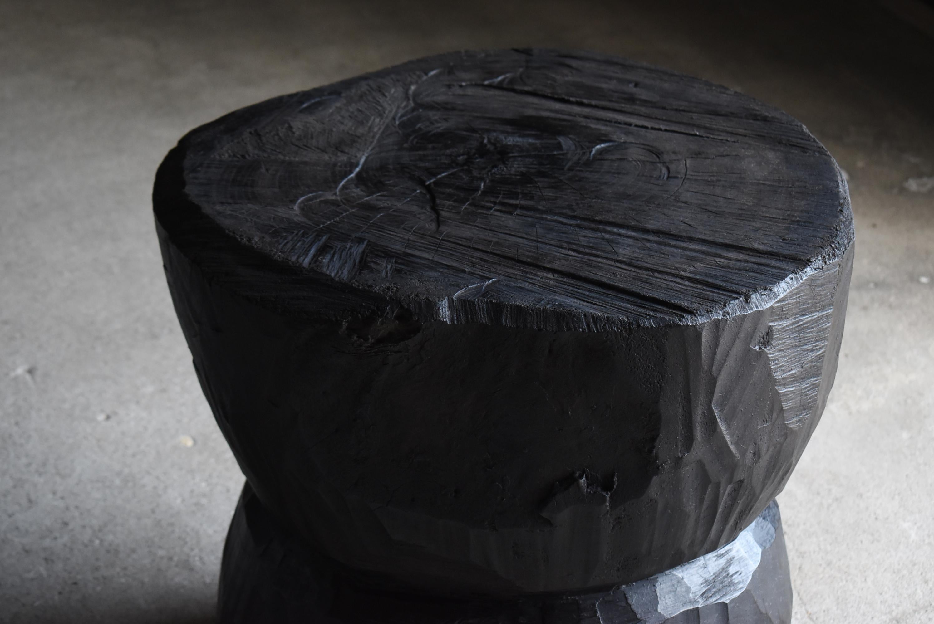 Japonais Table basse primitive japonaise ancienne 1860s-1900s / Table d'appoint Wabisabi en vente