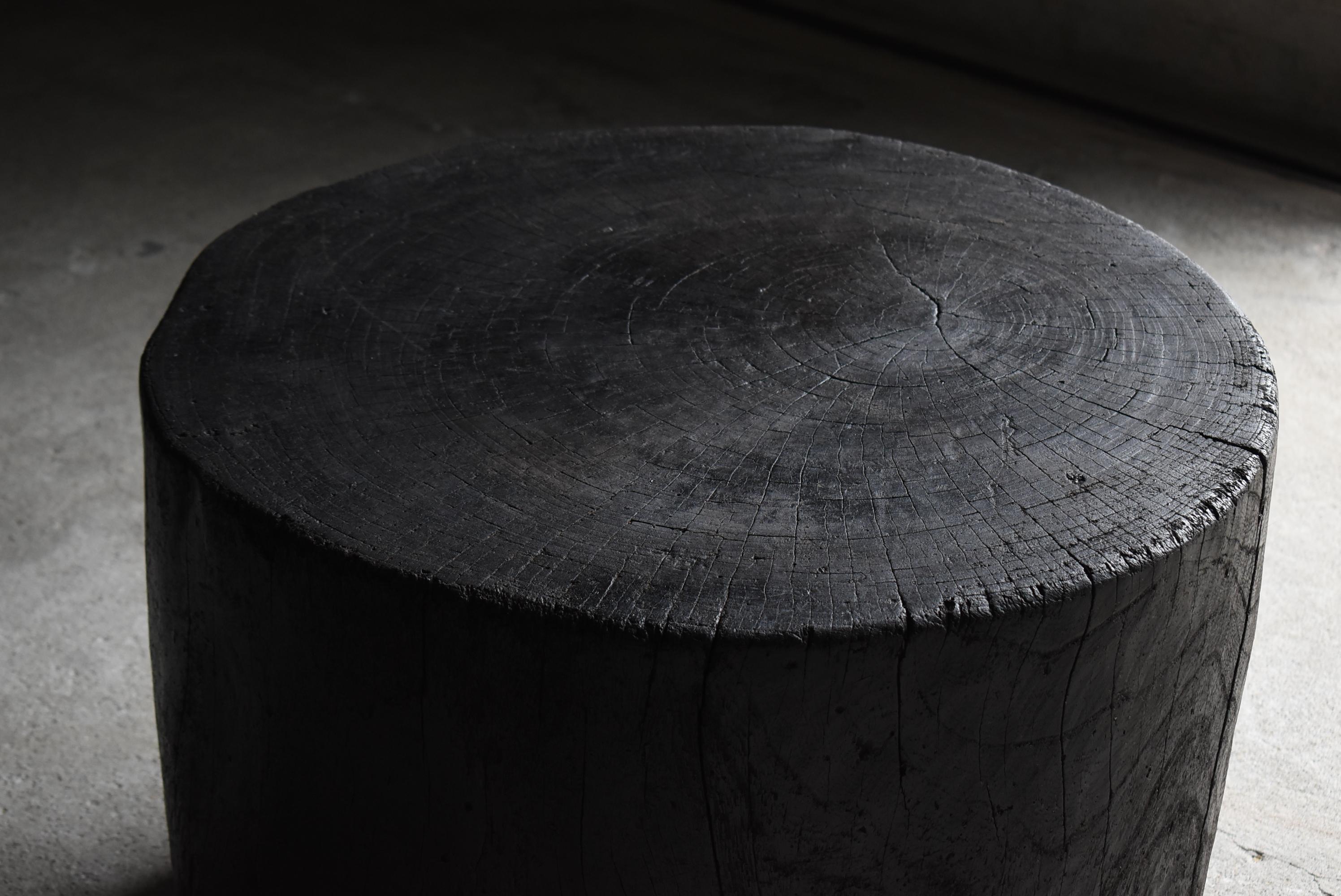 Japonais Table basse primitive japonaise ancienne 1860s-1900s / Table d'appoint Wabisabi en vente