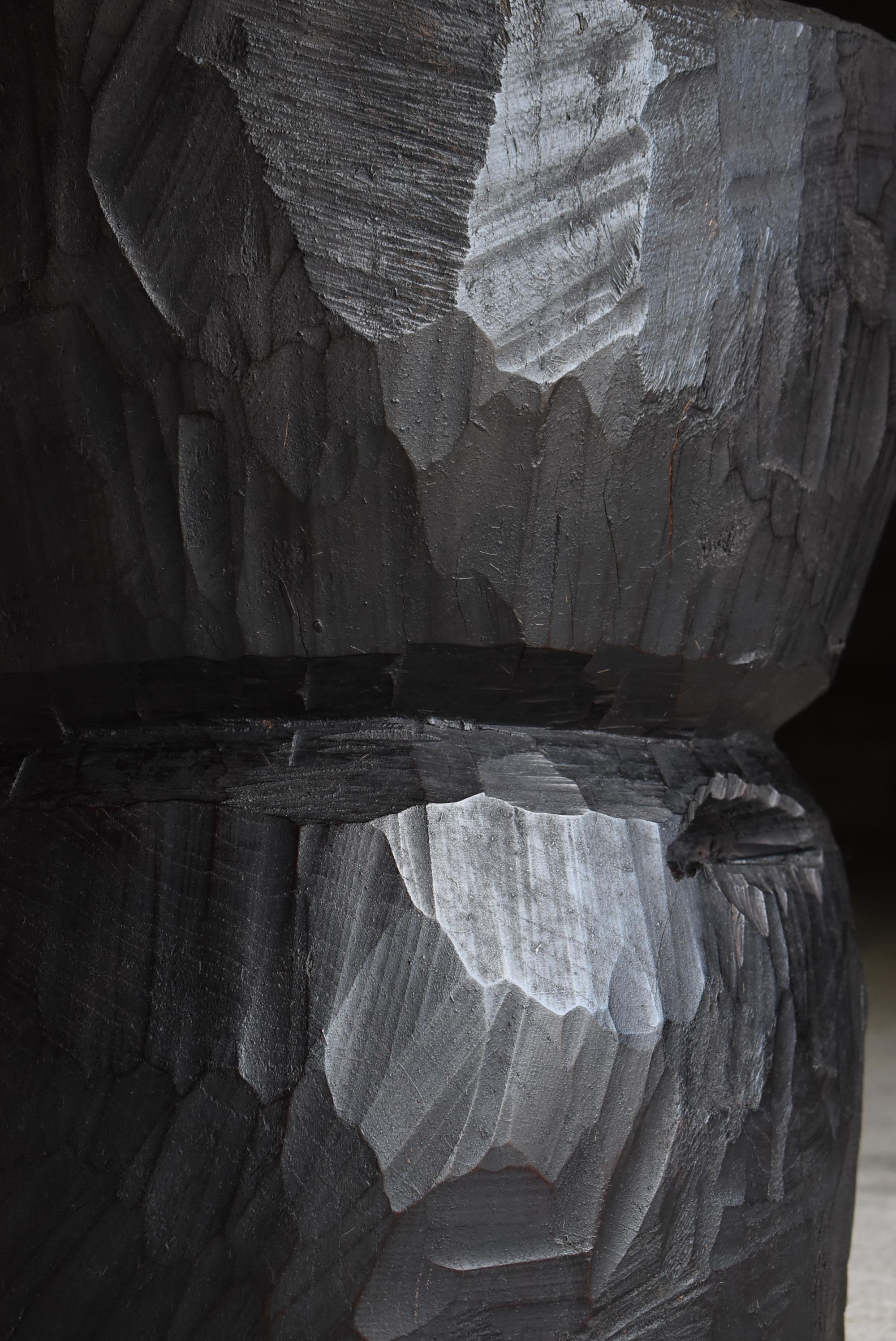 Table basse primitive japonaise ancienne 1860s-1900s / Table d'appoint Wabisabi Bon état - En vente à Chōsei District Nagara, JP