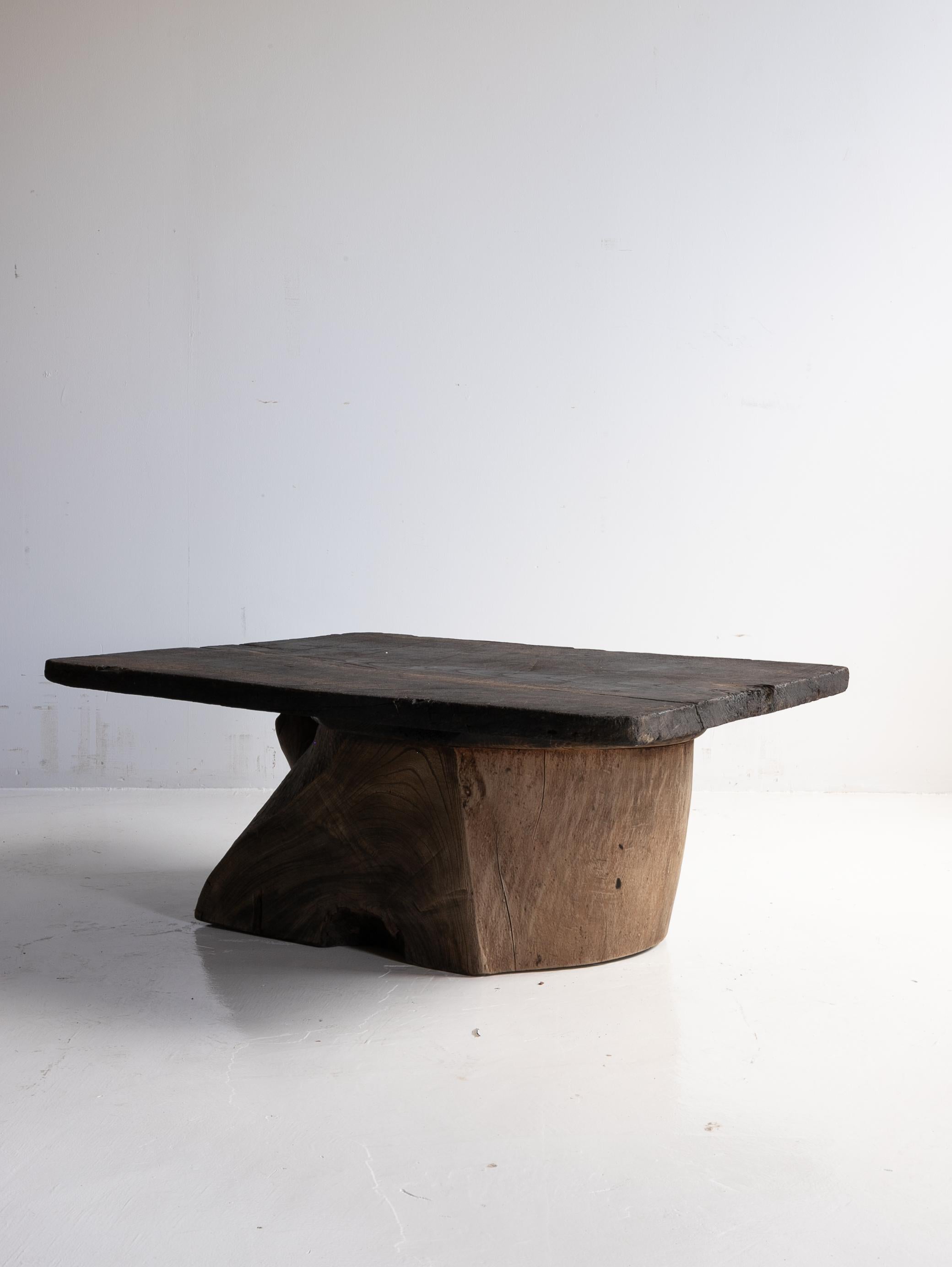 Table basse primitive japonaise des années 1860 à 1920 / Wabi Sabi en vente 4
