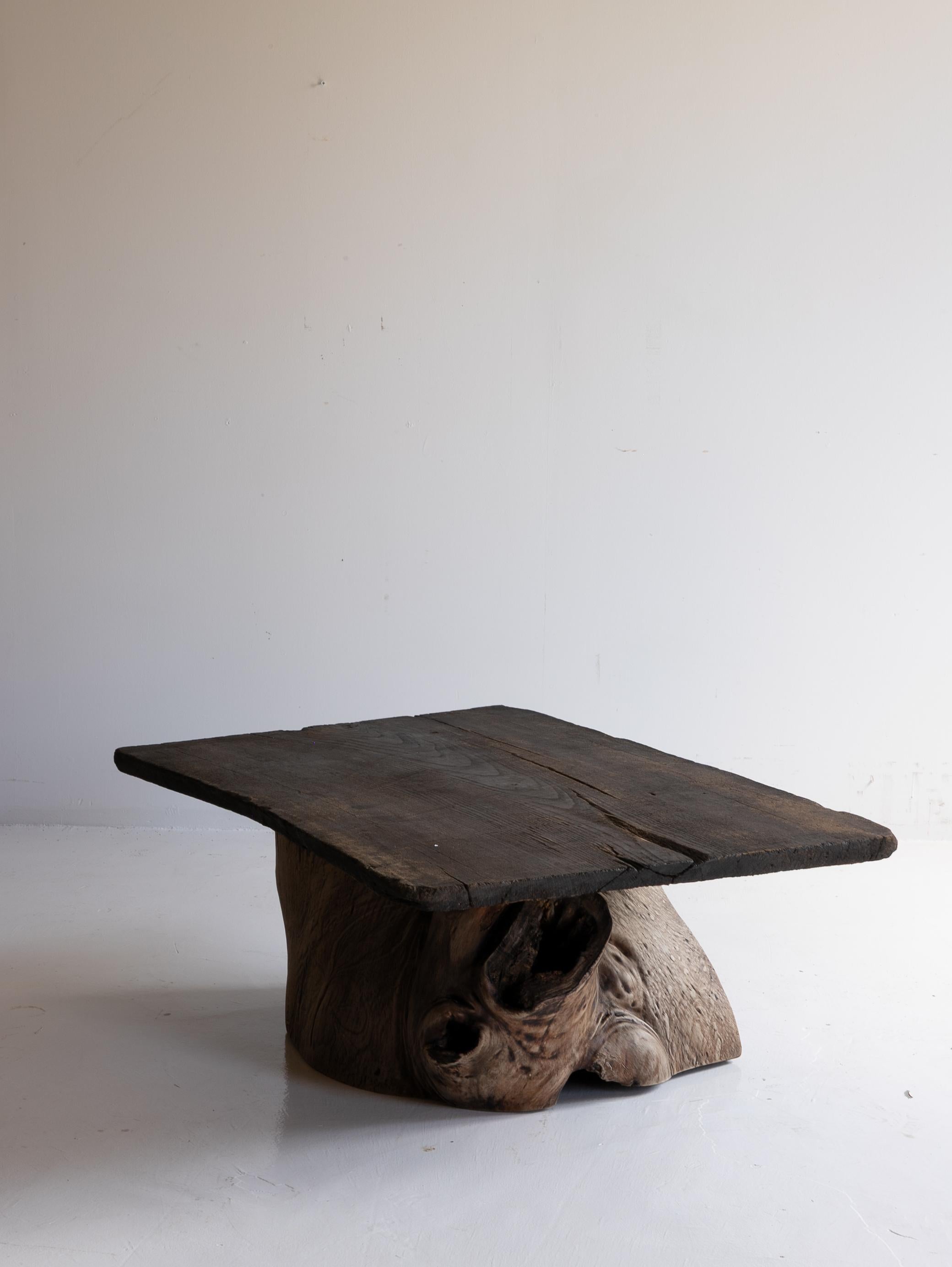 Table basse primitive japonaise des années 1860 à 1920 / Wabi Sabi en vente 5