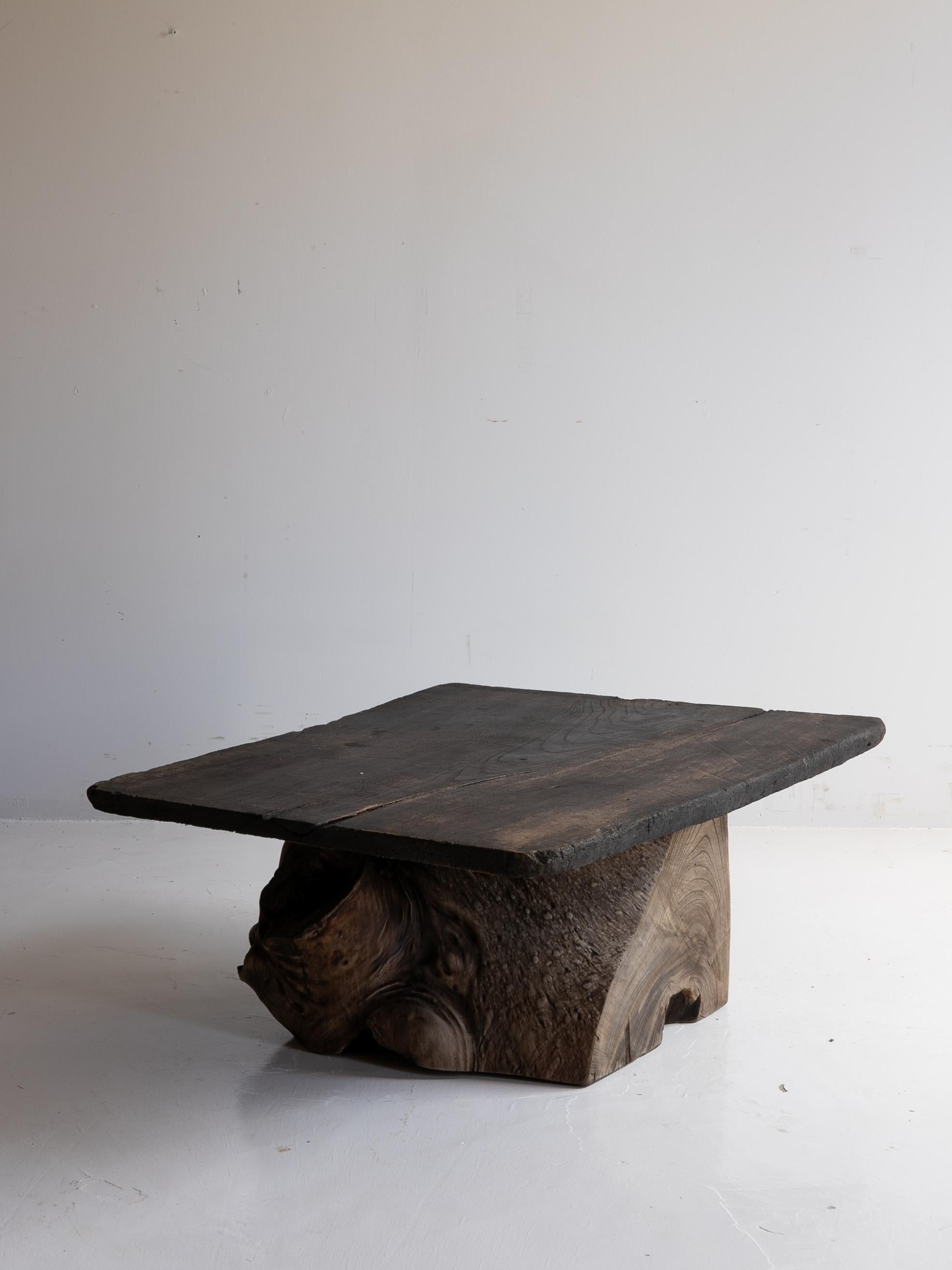 Table basse primitive japonaise des années 1860 à 1920 / Wabi Sabi en vente 6