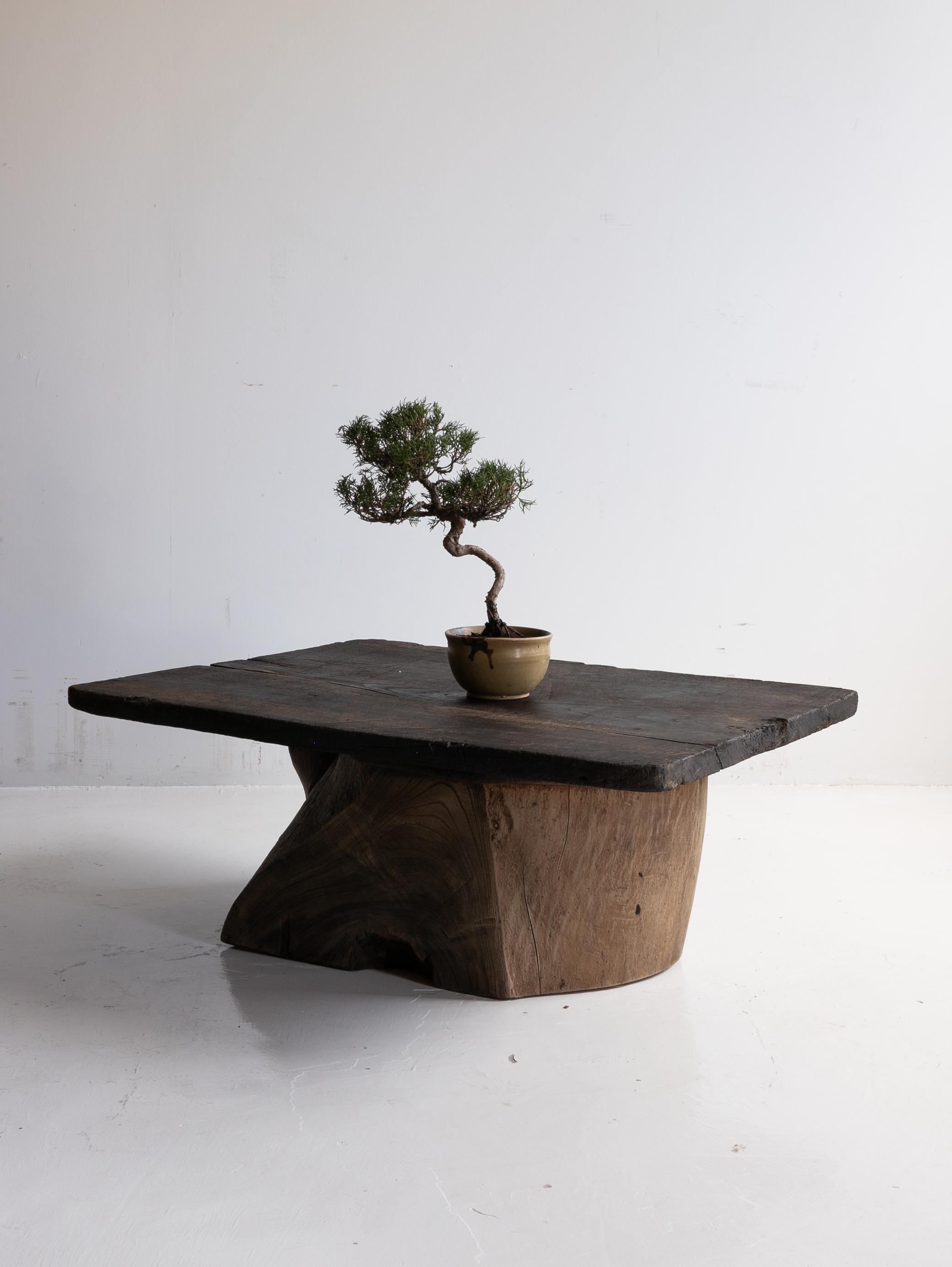 Table basse primitive japonaise des années 1860 à 1920 / Wabi Sabi Bon état - En vente à Sammu-shi, Chiba