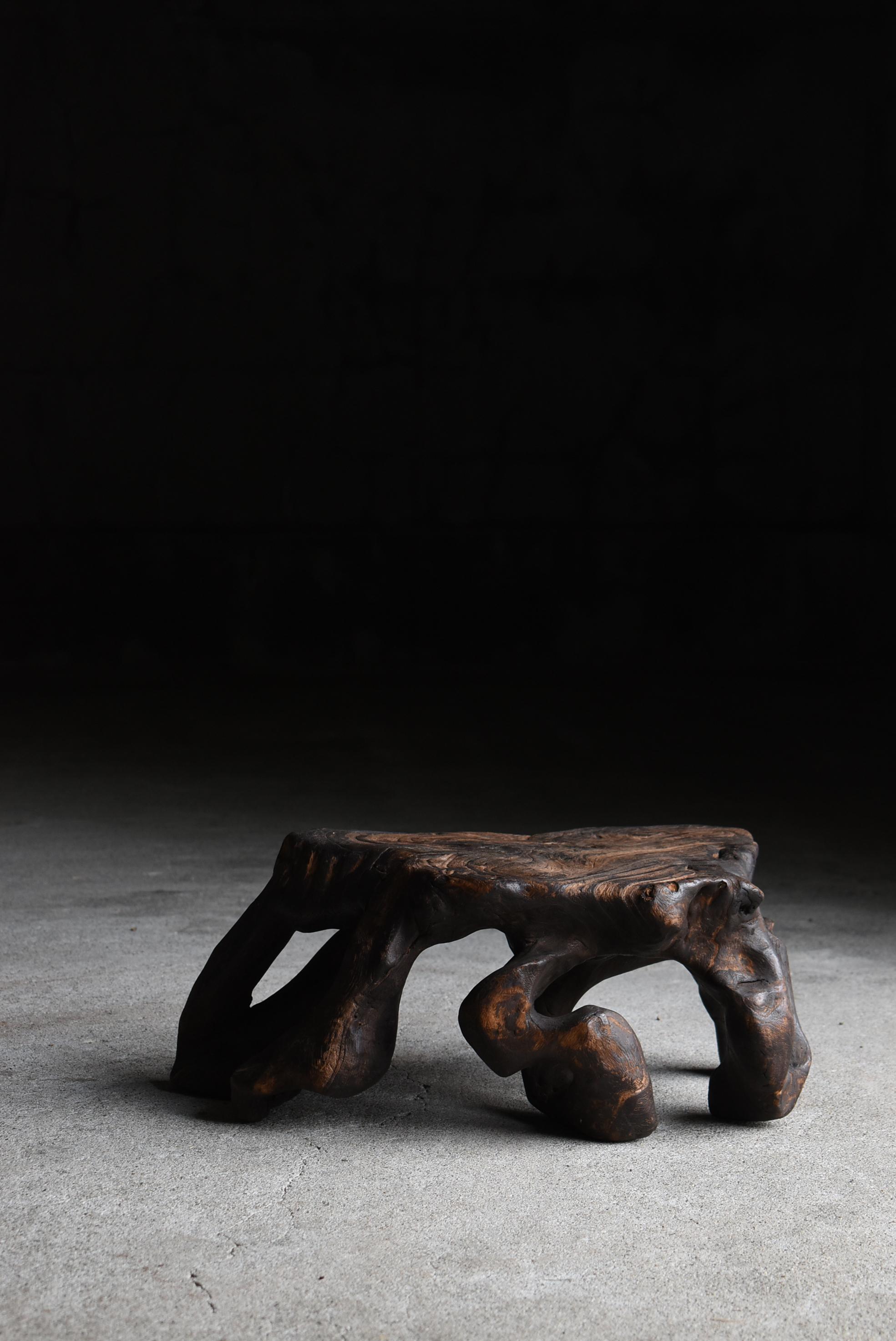 Japanischer antiker primitiver Beistellstuhl 1900er-1940er Jahre / Display Stand Wabi Sabi im Angebot 9