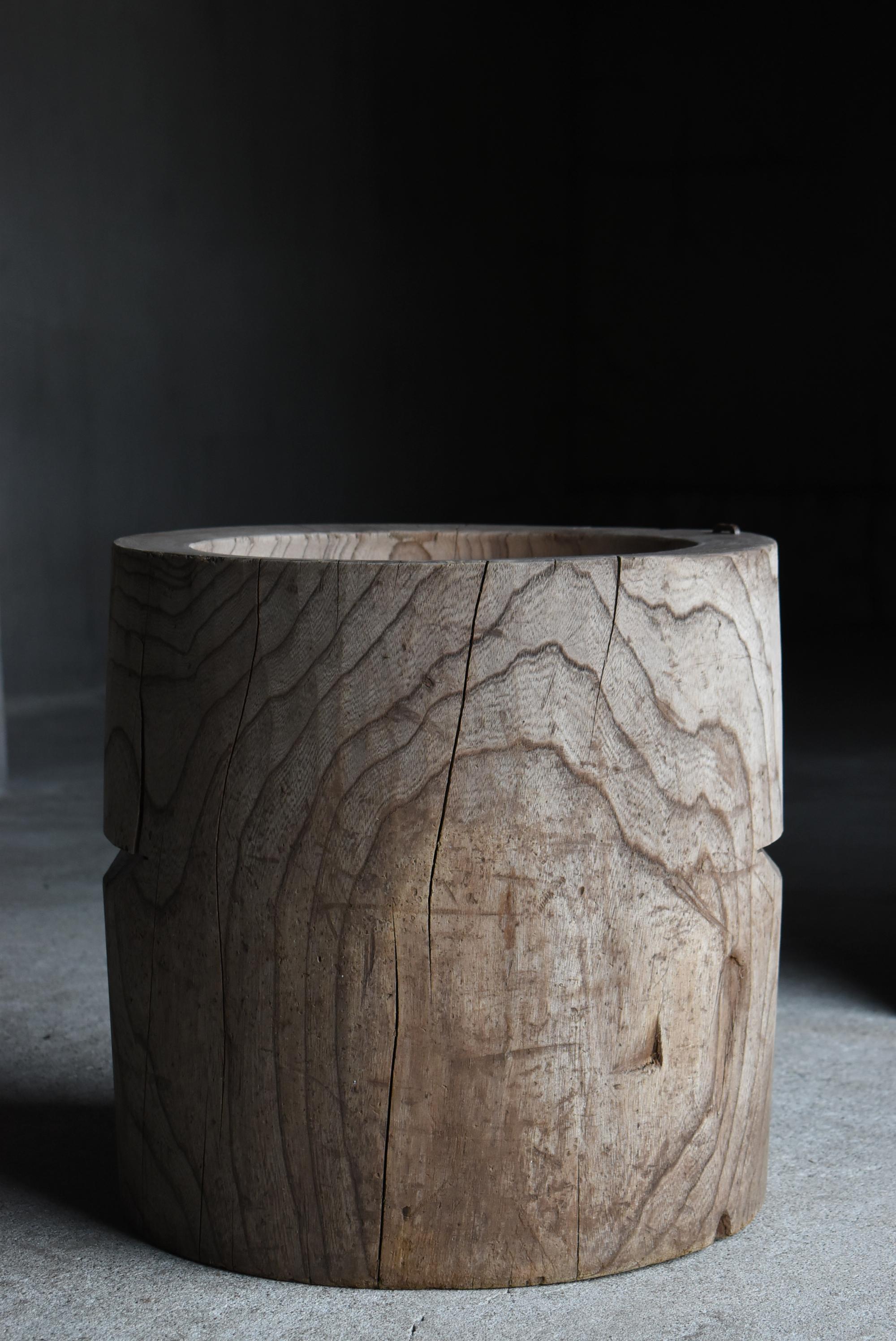 Table d'appoint primitive japonaise ancienne 1860s-1900s / Table basse Wabi Sabi en vente 2