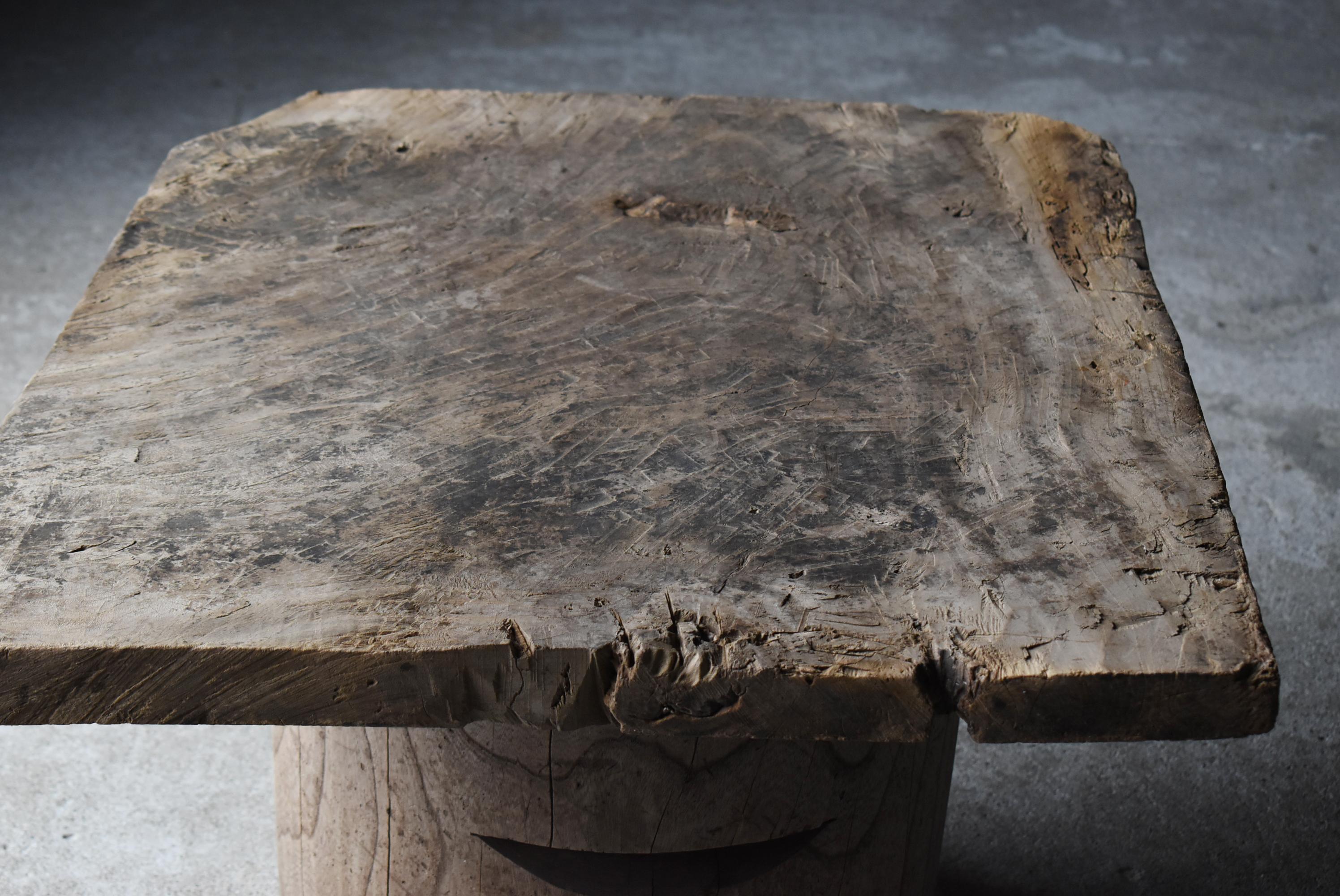 Table d'appoint primitive japonaise ancienne 1860s-1900s / Table basse Wabi Sabi en vente 6
