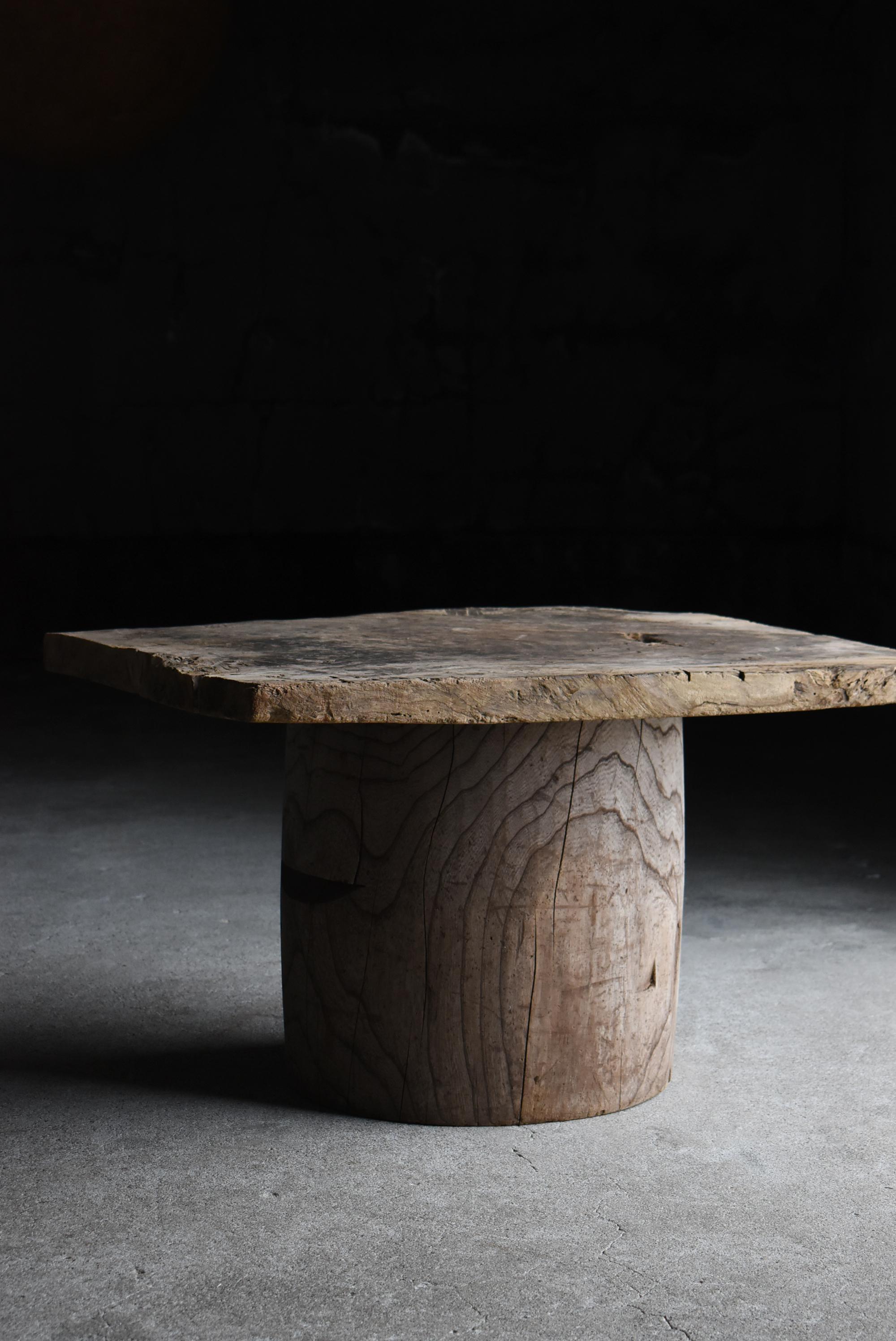 Table d'appoint primitive japonaise ancienne 1860s-1900s / Table basse Wabi Sabi en vente 7
