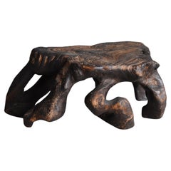 Sgabello antico giapponese primitivo 1860-1920 / Tavolino Wabi Sabi