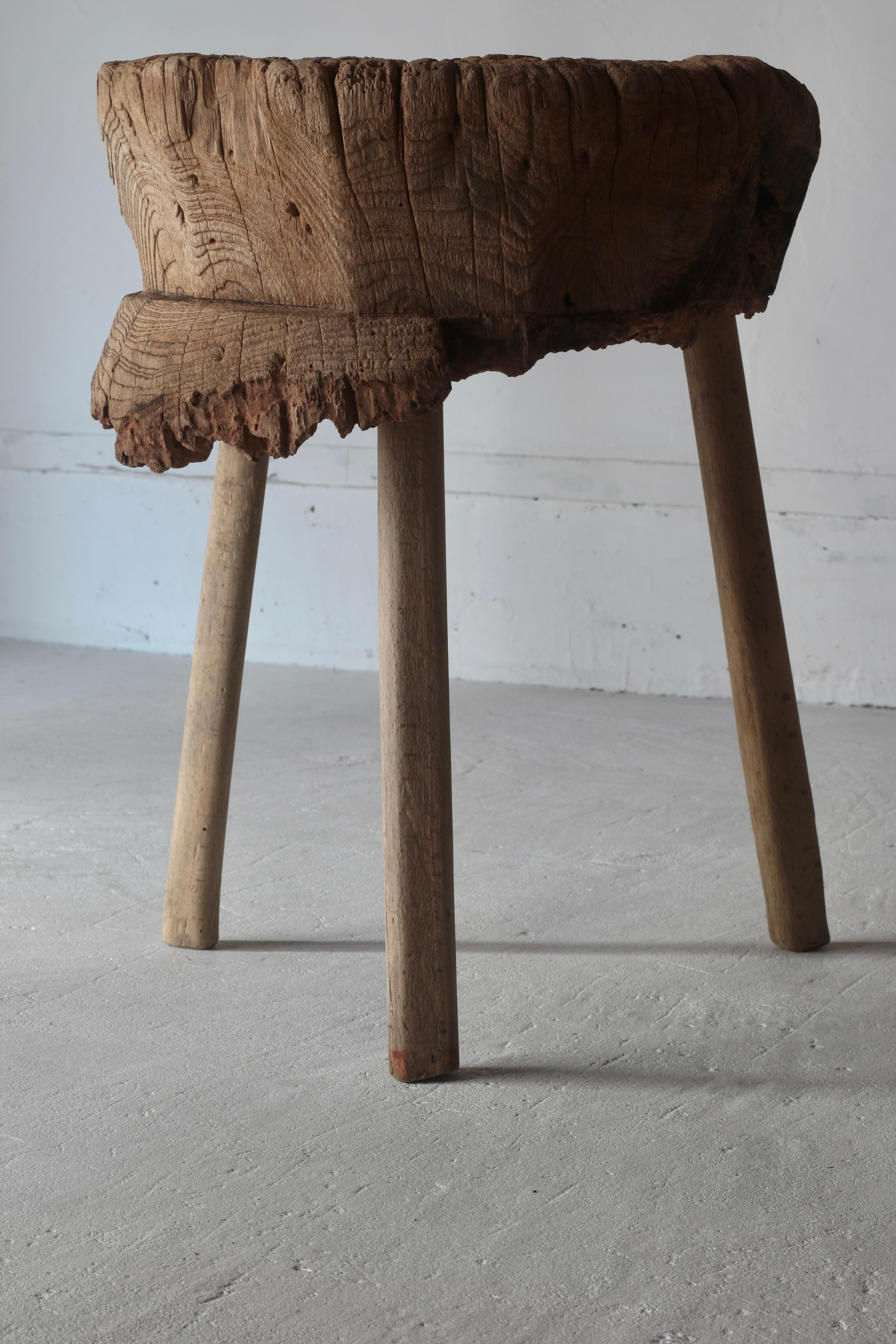 Japanischer primitiver Tisch / Couchtisch Display Stand / Wabi-Sabi (Holz) im Angebot