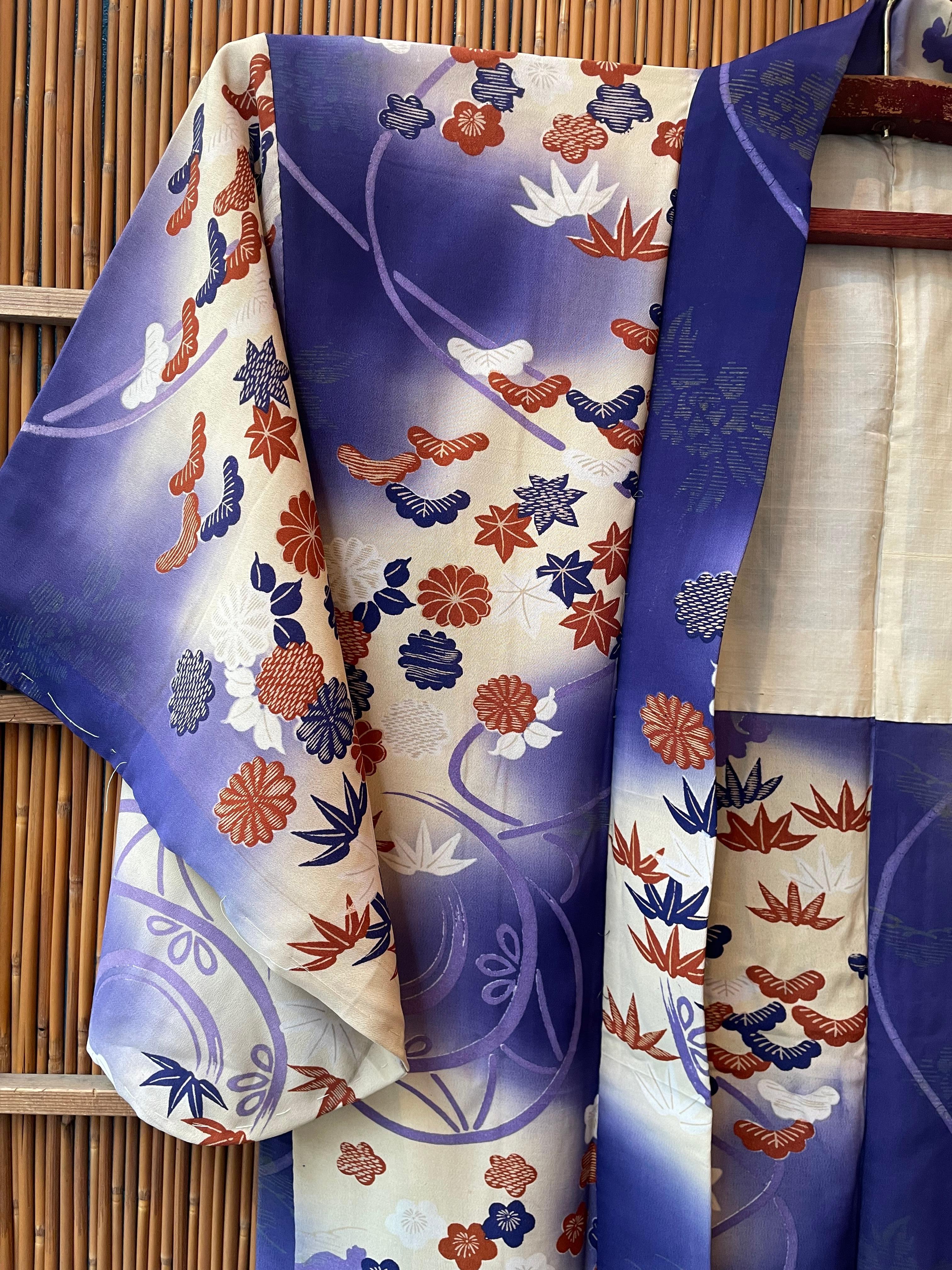 Veste Haori japonaise d'antiquités violette en soie des années 1950 en vente 3