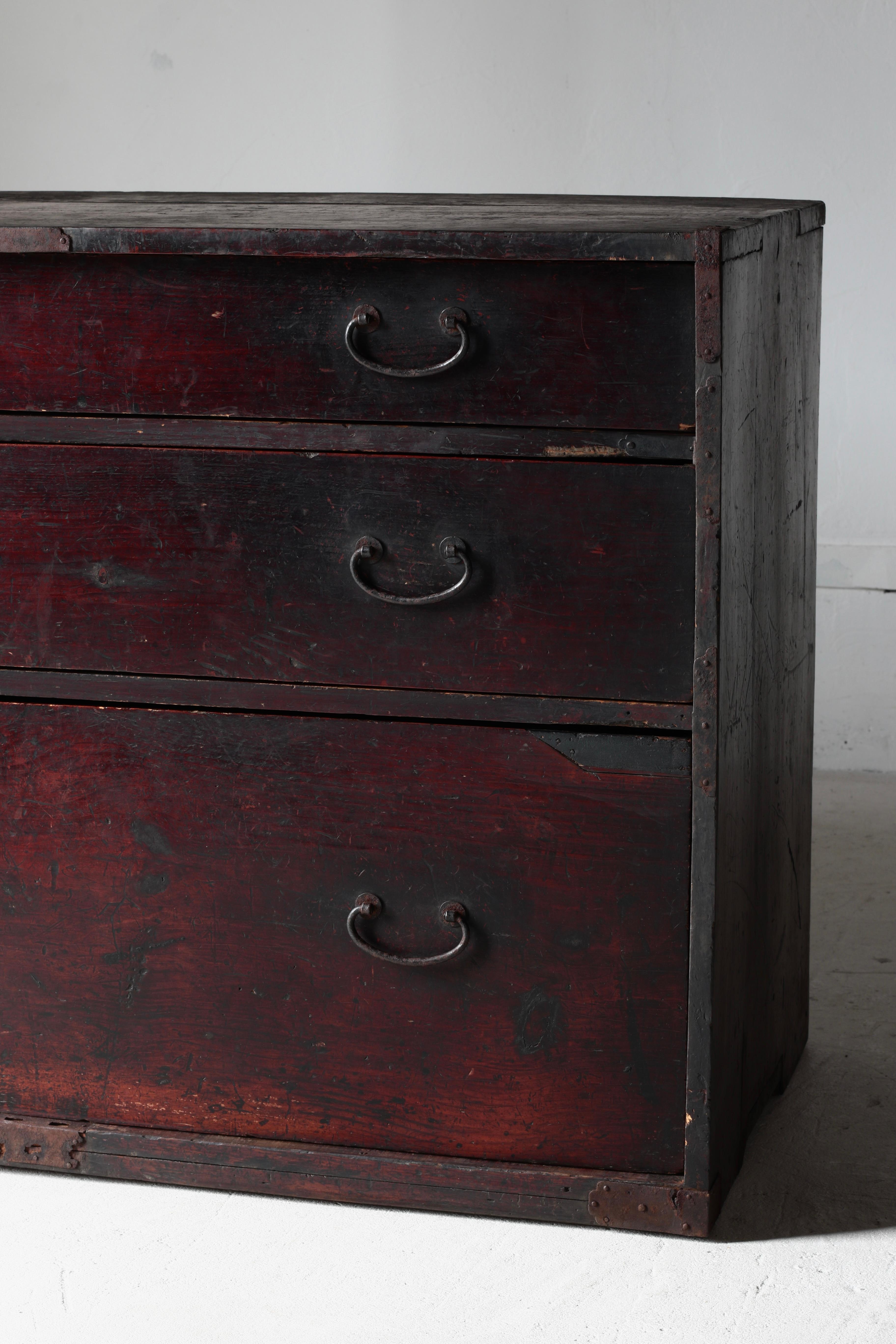 Japanese Antique Red and Black Tansu / Cabinet / 1868-1912s / Wabi-Sabi Mingei In Good Condition For Sale In Iwate-gun Shizukuishi-cho, Iwate Prefecture