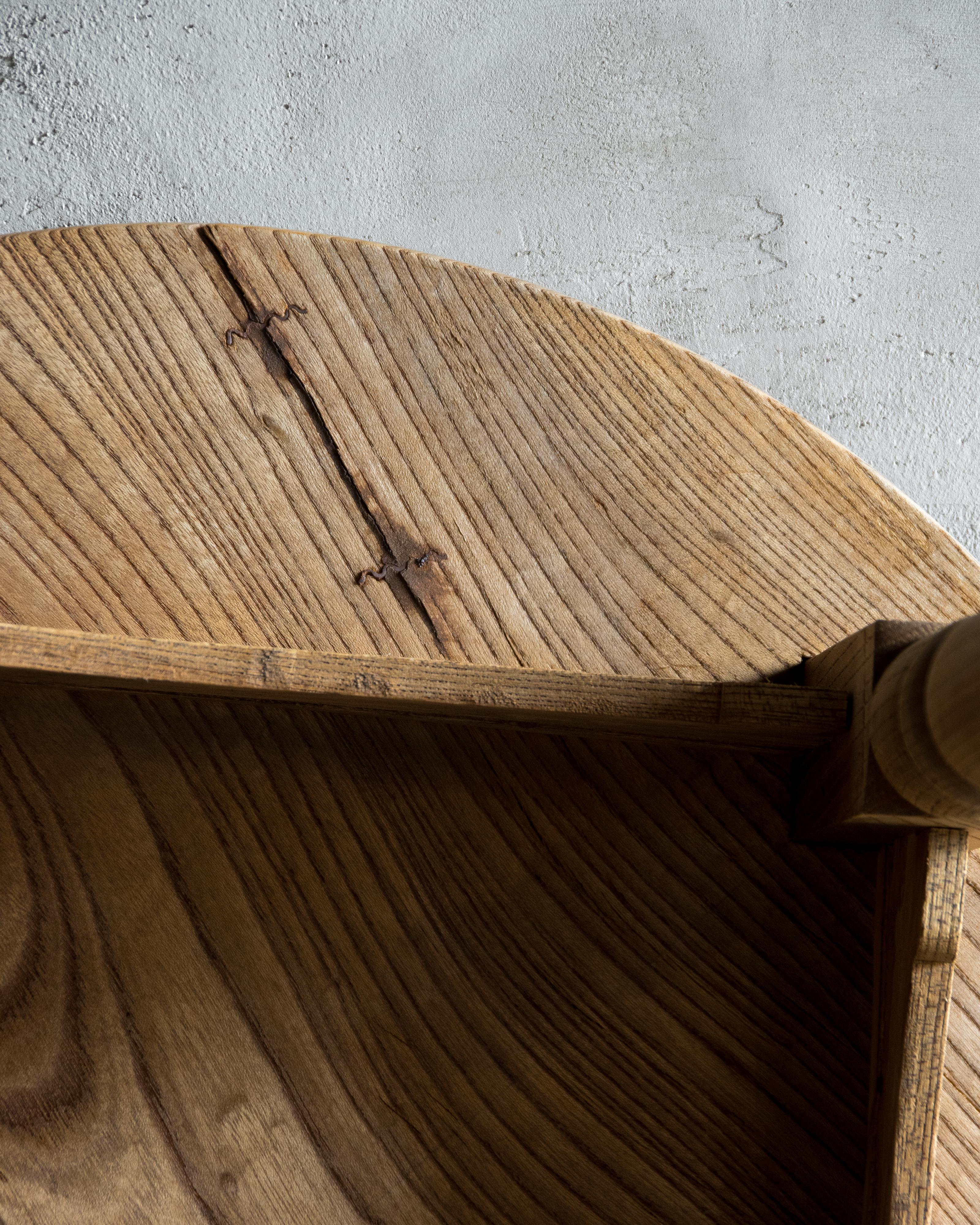 Ancienne table basse ronde japonaise pour étalage, époque Taisho (1912-1926), Wabi Sabi en vente 5
