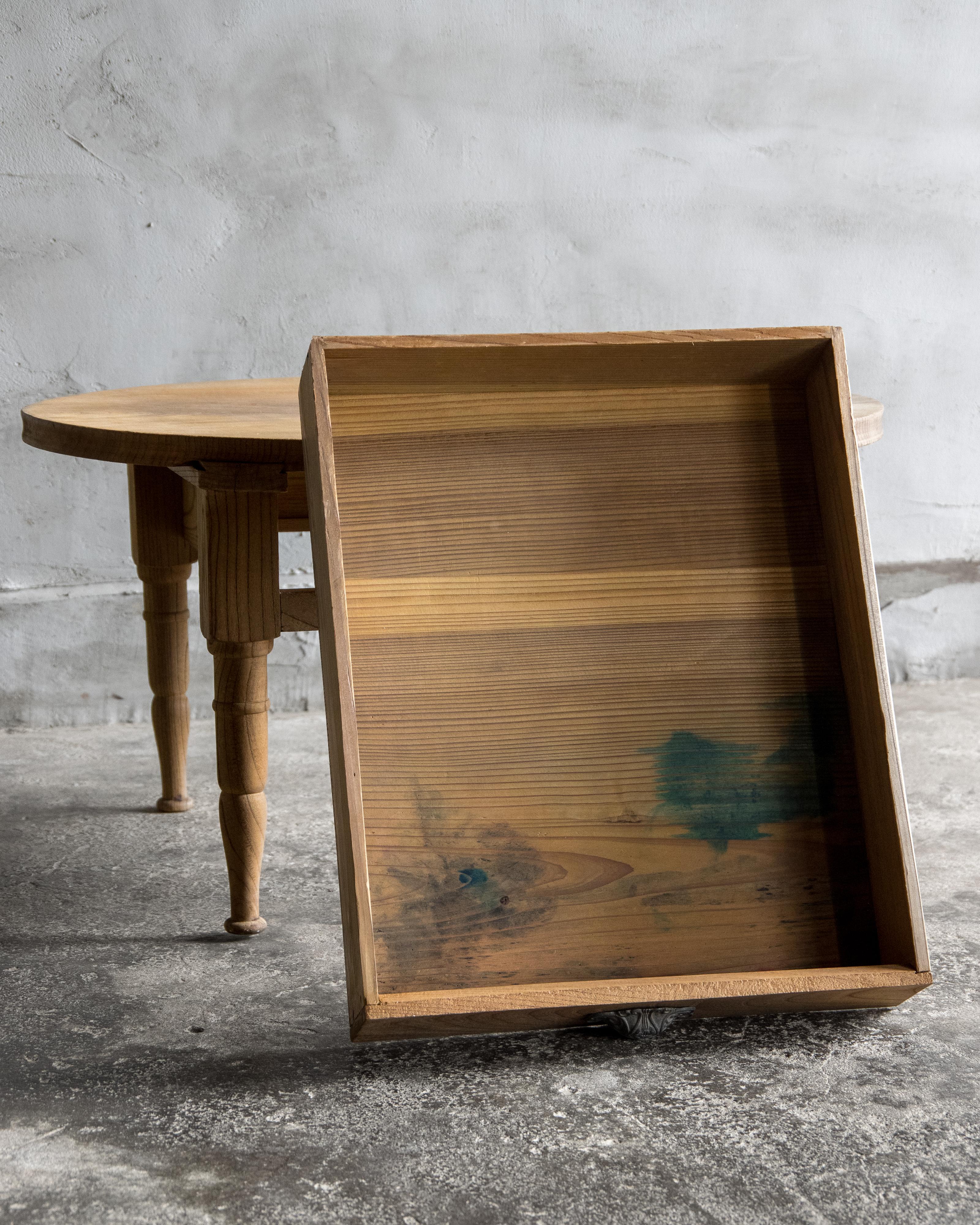 Japanese Antique Round Low Table, Keyaki, Taisho Era (1912–1926), Wabi Sabi For Sale 8