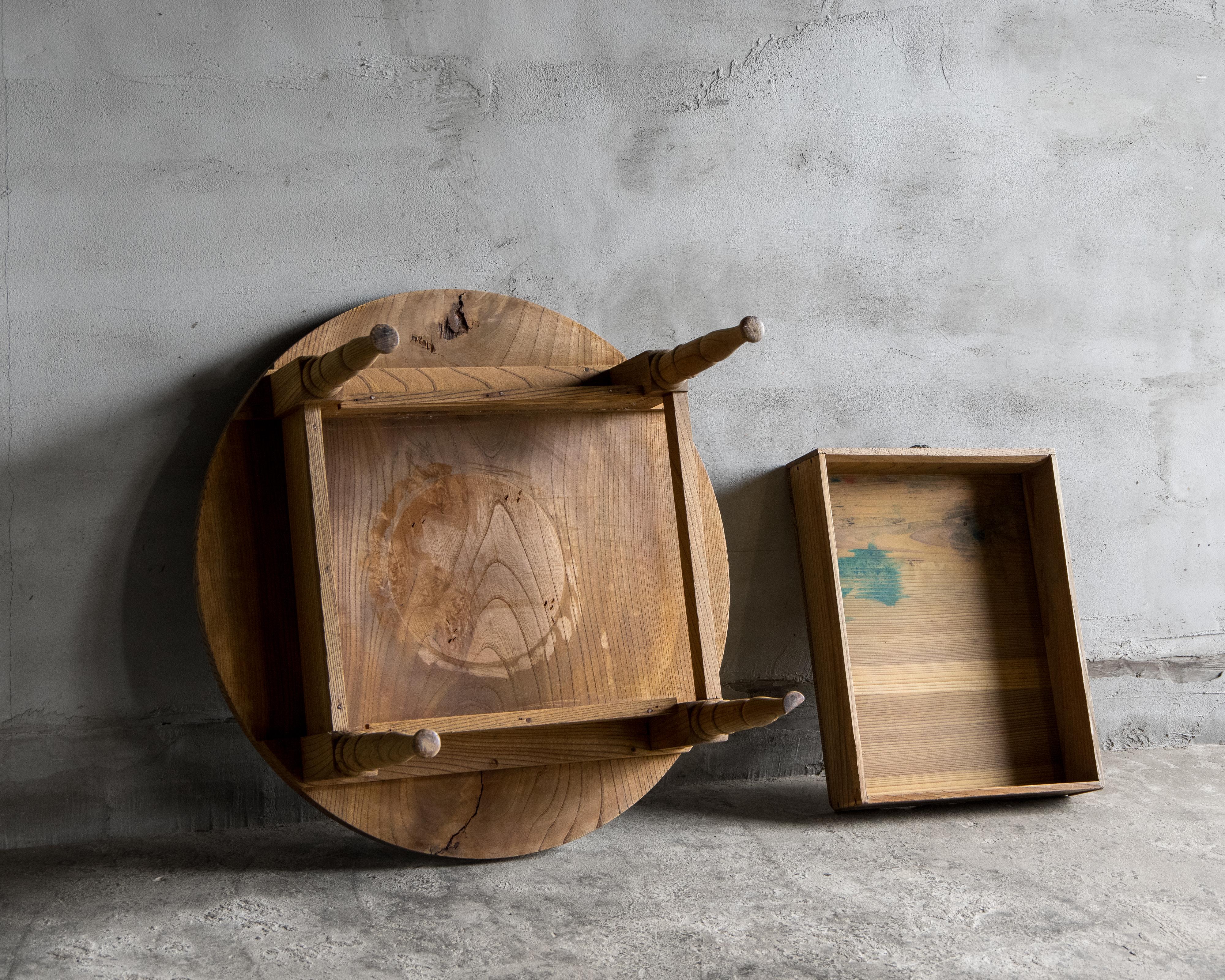 Japanese Antique Round Low Table, Keyaki, Taisho Era (1912–1926), Wabi Sabi For Sale 10