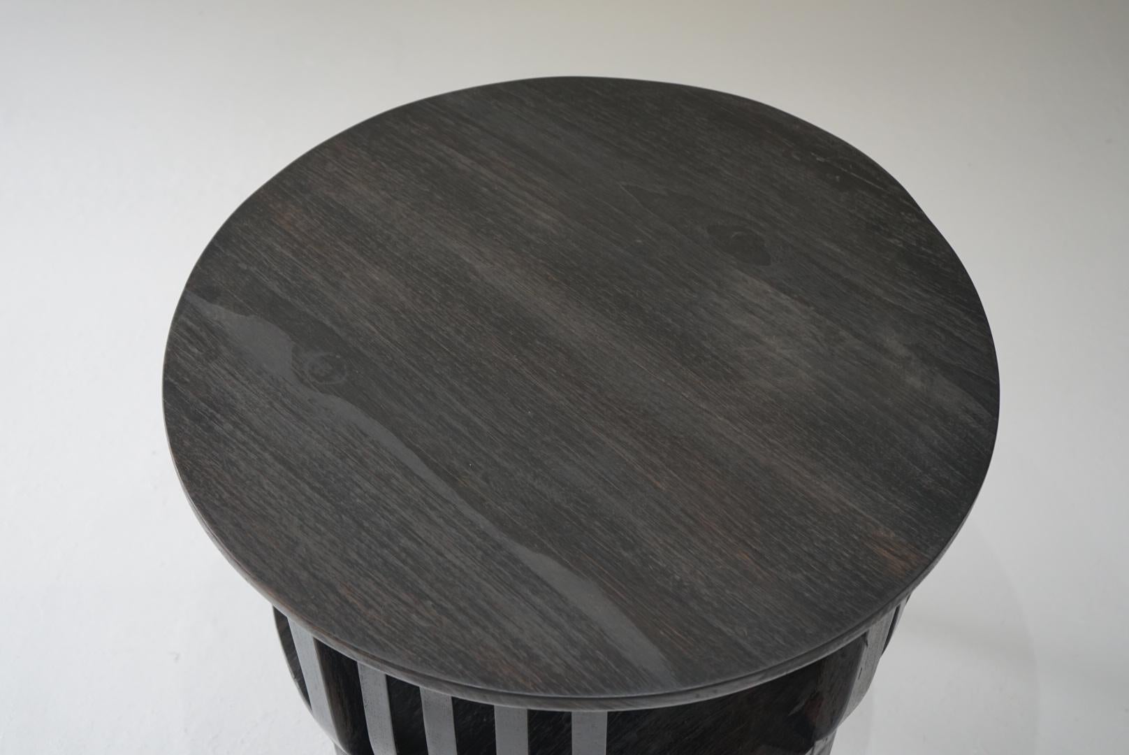 Japanese Antique Round Table Coffee table Black Japandi In Fair Condition For Sale In Chiba, Chiba