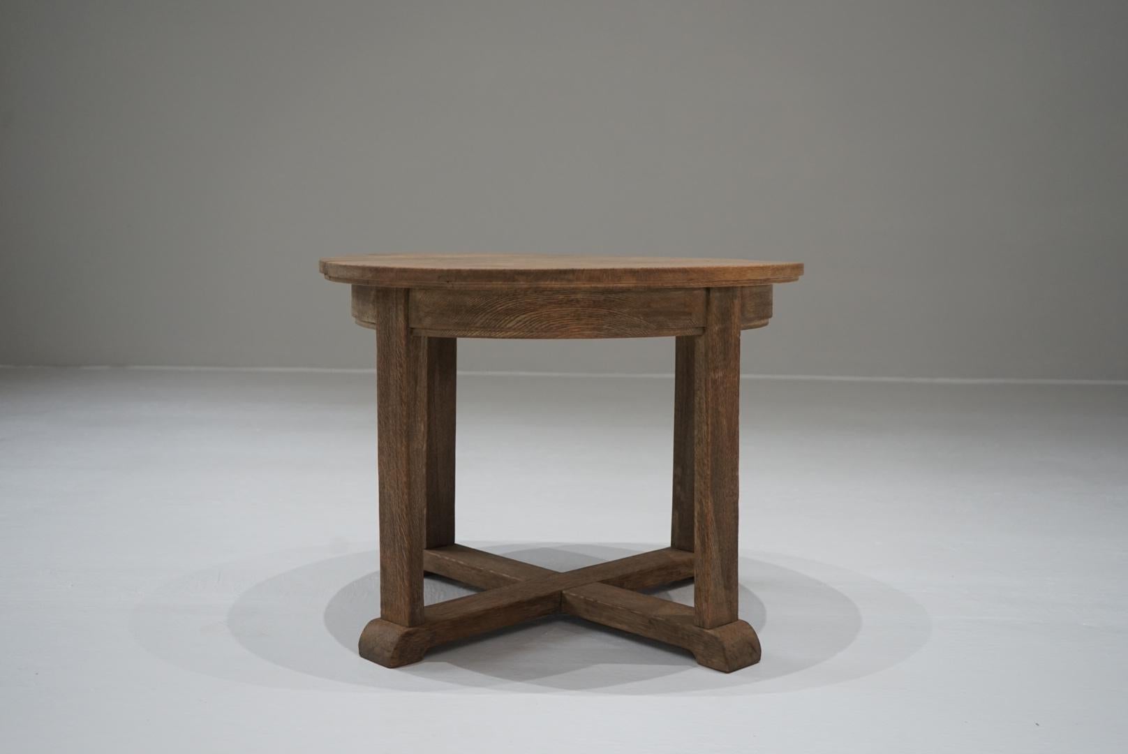 This is an old Japanese round table.
It was made during the Taisho era.
It is made from solid oak and has turned a deep brown color over the years.
It is in good condition for something that is 100 years old.

We will always suggest the best