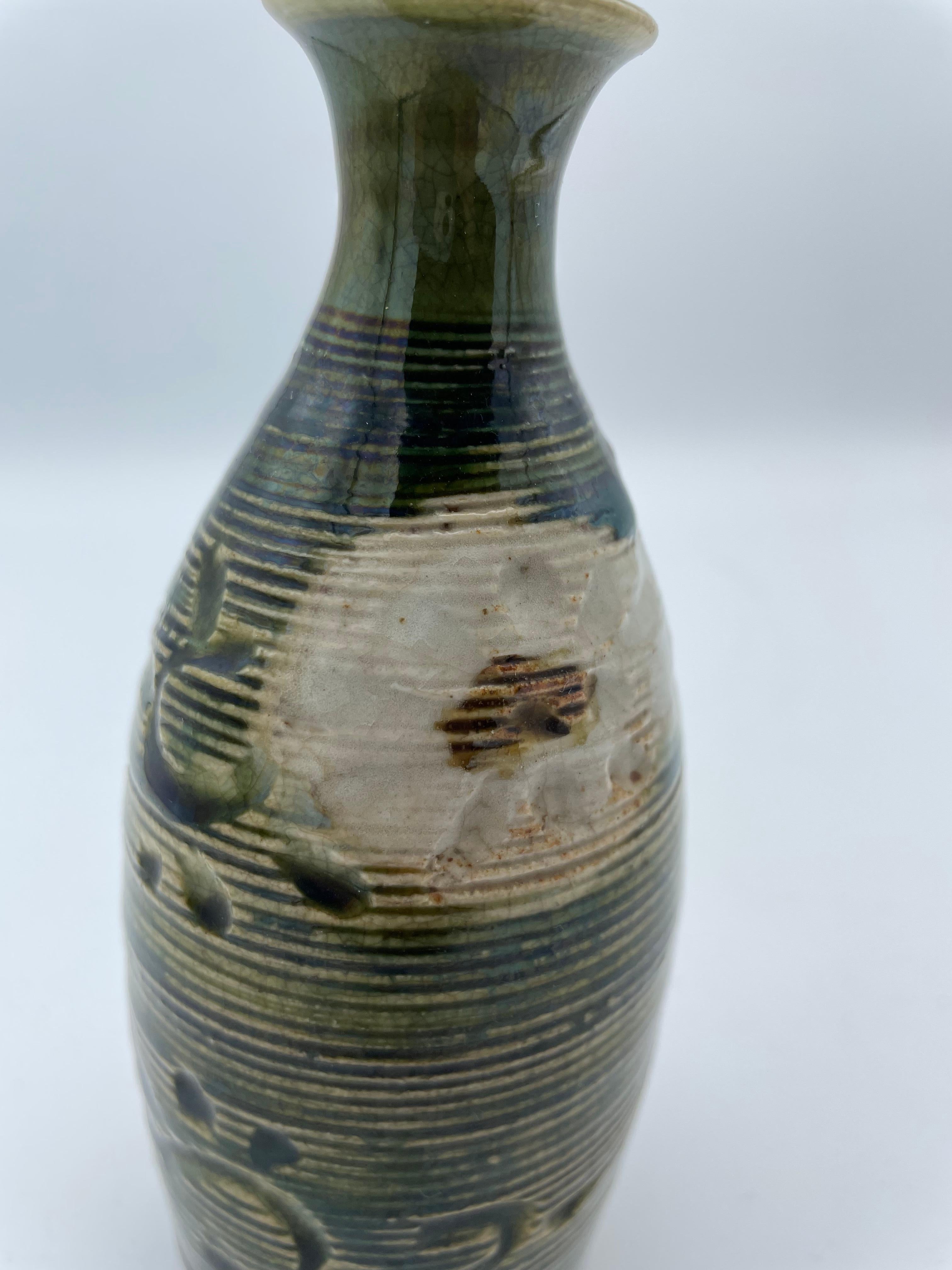 Japanische antike japanische Sakeflasche im Oribe-Stil 'Tokkuri', 1900er Jahre 4