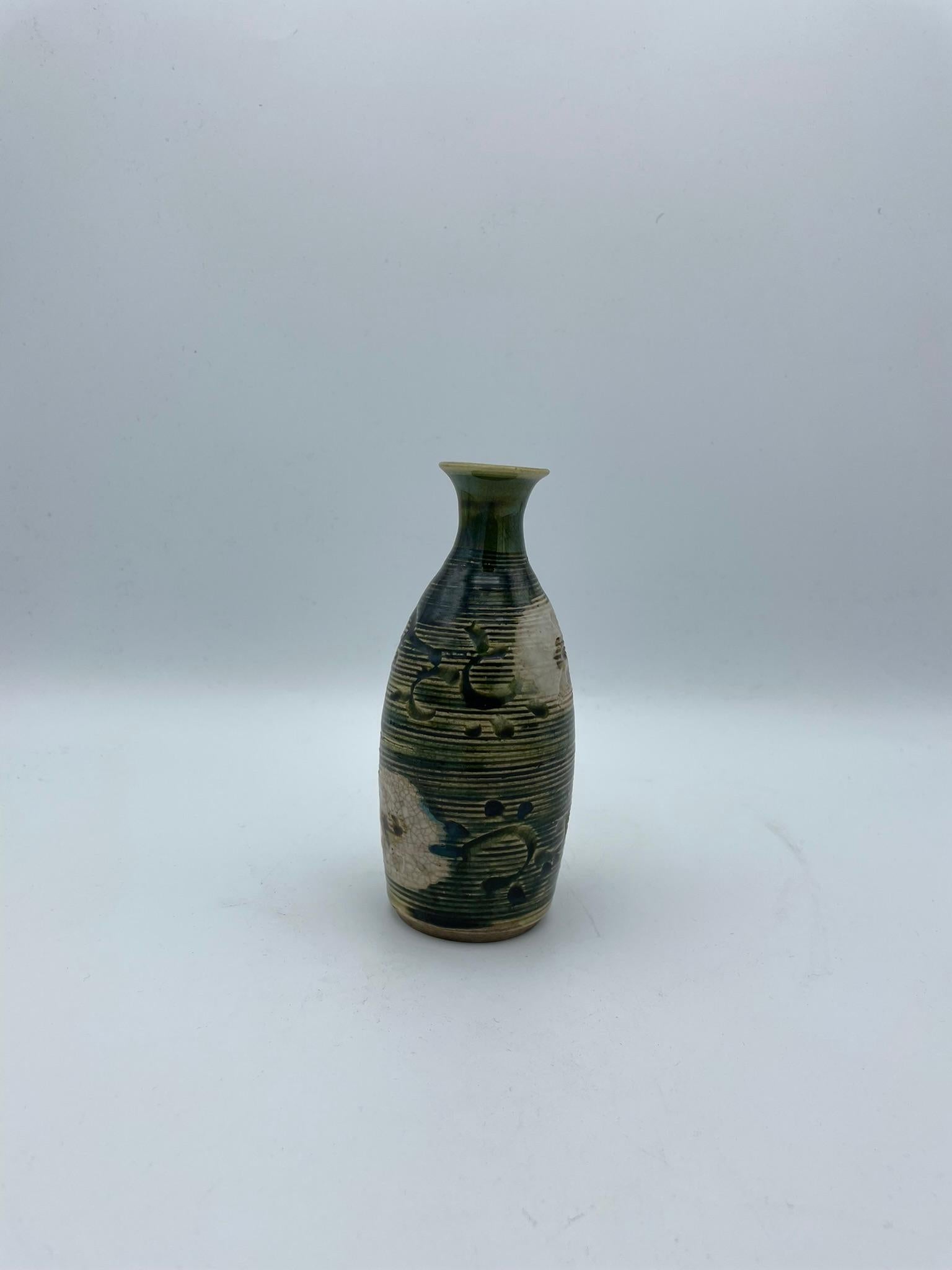 Japanese Antique Sake Bottle Style Oribe 'Tokkuri', 1900s In Excellent Condition In Paris, FR