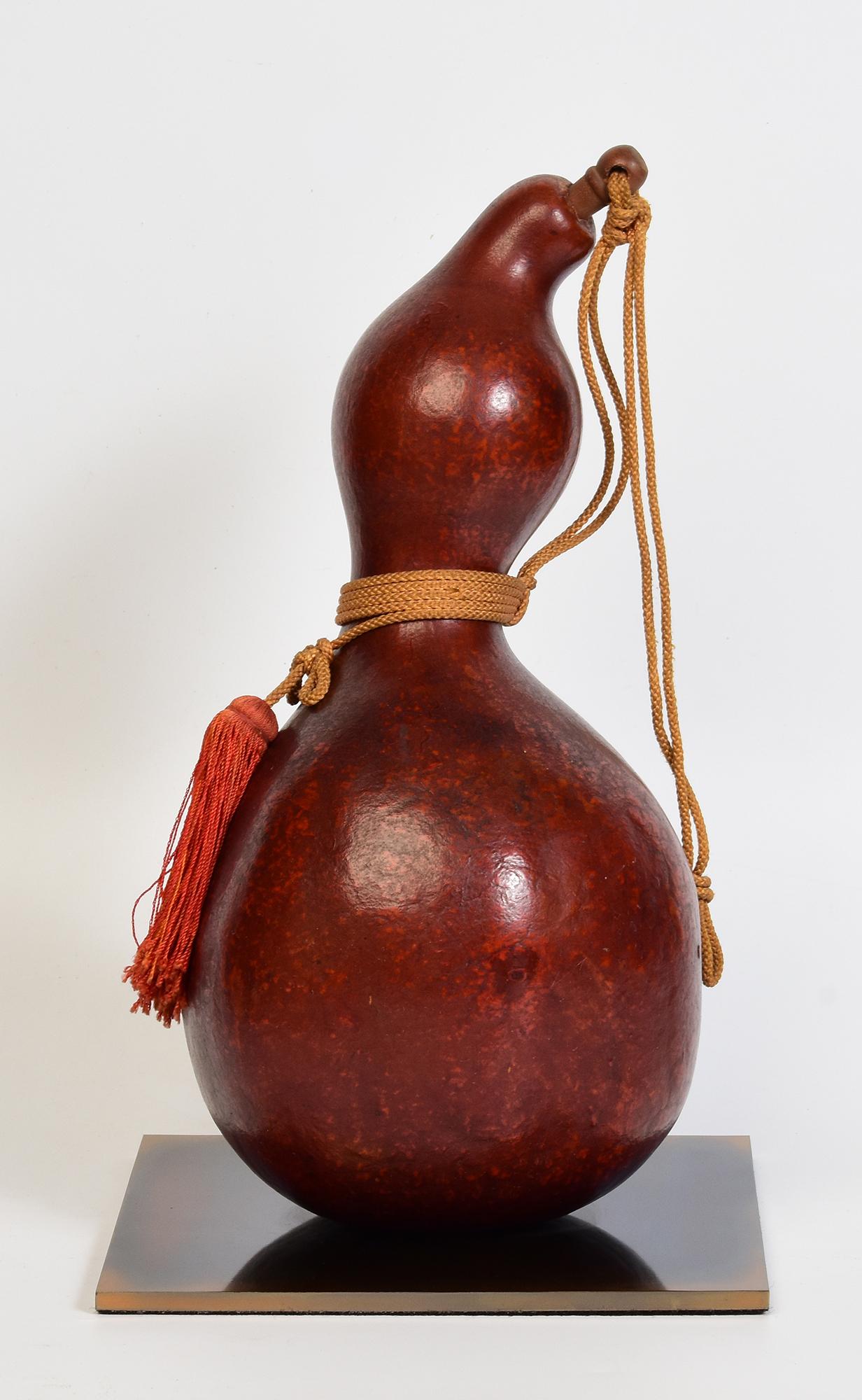 Japanese Antique Samurai Wine / Sake Gourd “Hyotan” Lacquered Calabash Flask In Good Condition For Sale In Sampantawong, TH