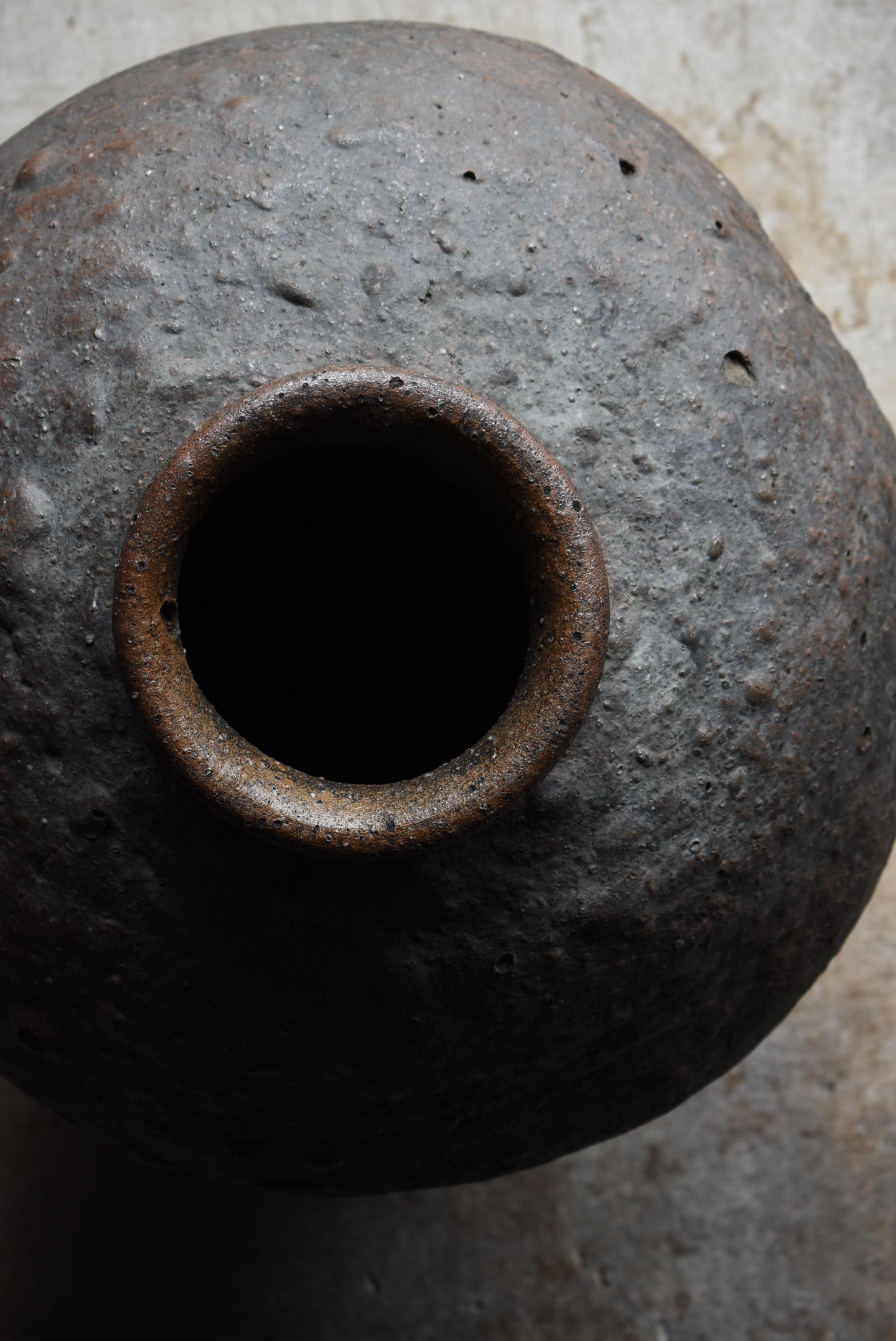 Japanese Antique Shigaraki ware 17th Century / Pottery Vase Wabisabi im Angebot 6