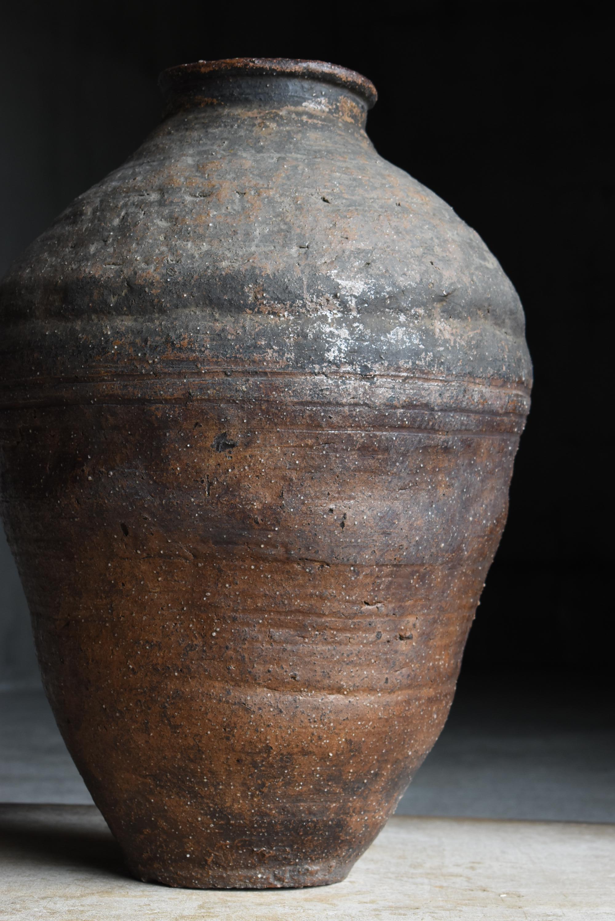 XVIII secolo Antico vaso giapponese Shigaraki Ware del 18° secolo / Vaso di ceramica Wabi Sabi in vendita