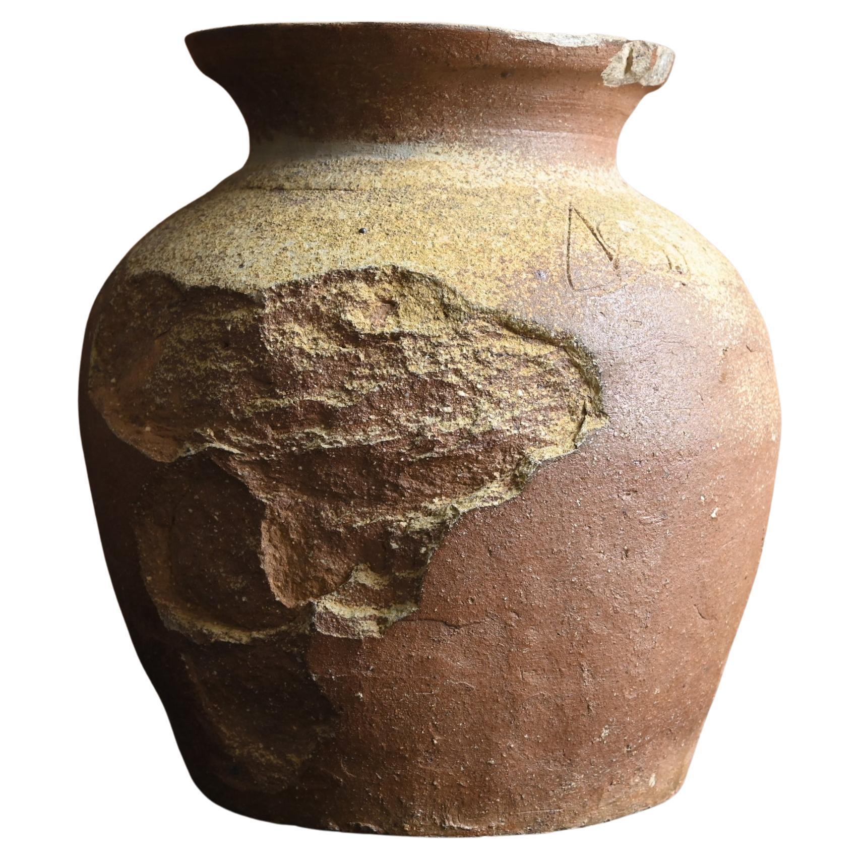 Japanese antique Shigaraki ware vase / 13th century / Wabi-sabi flower vase For Sale