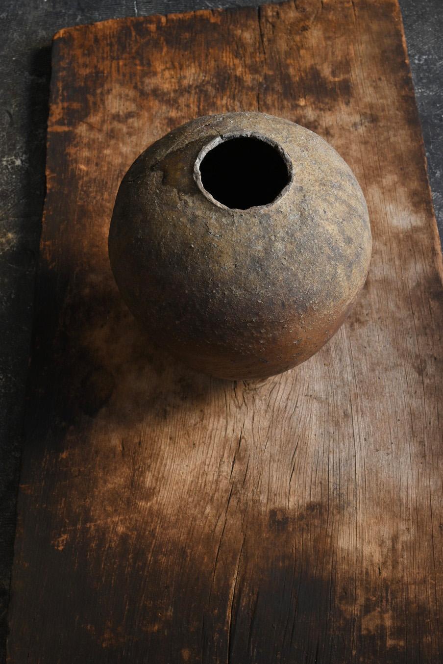 Other Japanese antique Shigaraki ware vase/1400-1573/Wabi-sabi vase