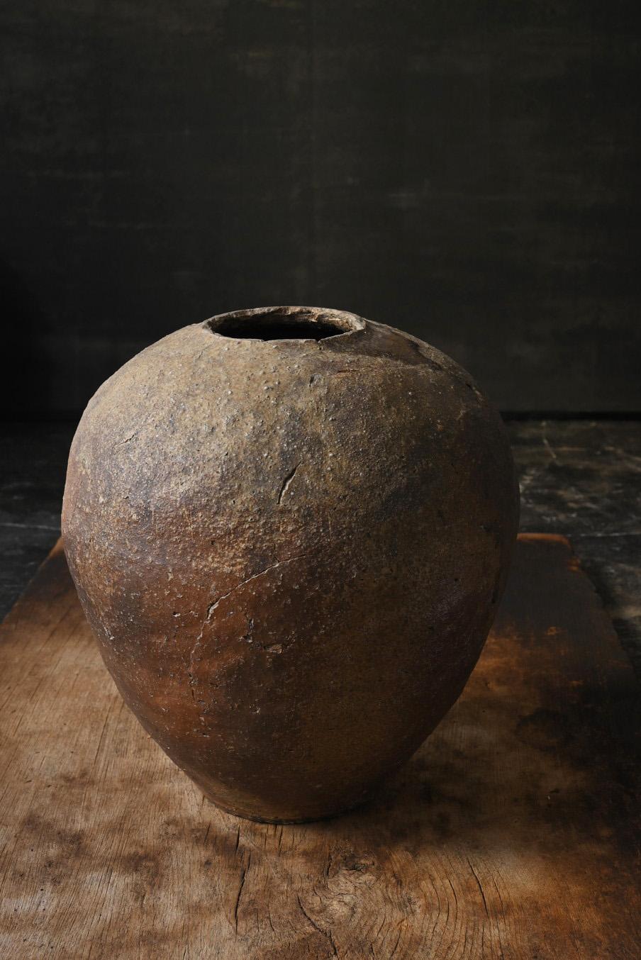 Hand-Crafted Japanese antique Shigaraki ware vase/1400-1573/Wabi-sabi vase