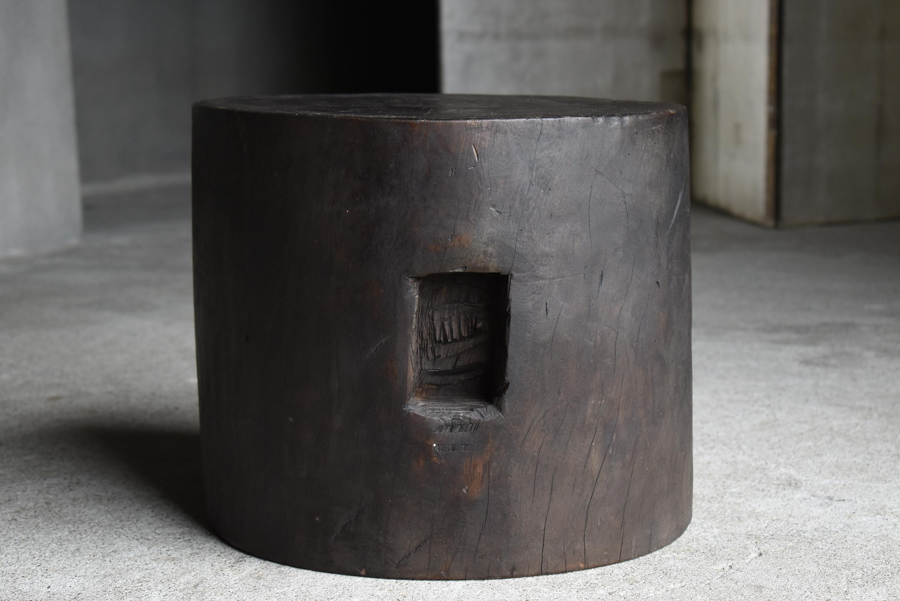 Silla auxiliar o expositor japonés antiguo 1900-1940 / Taburete Wabi Sabi en venta 3