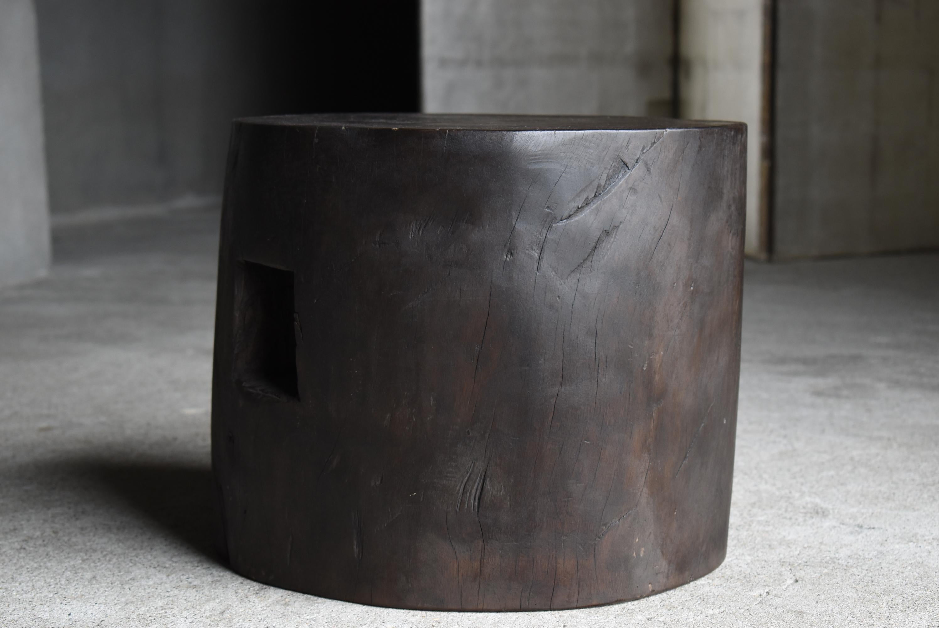Silla auxiliar o expositor japonés antiguo 1900-1940 / Taburete Wabi Sabi en venta 5